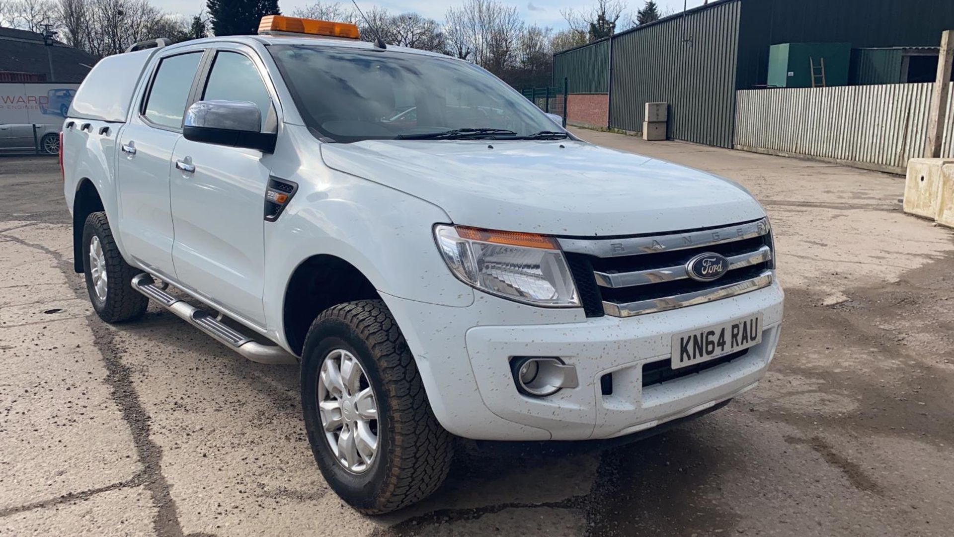 (RESERVE MET) Ford Ranger 2.2 TDCI XLT Double Cab 4x4 - 2015 Model - Service History - Tow Bar - Image 3 of 17