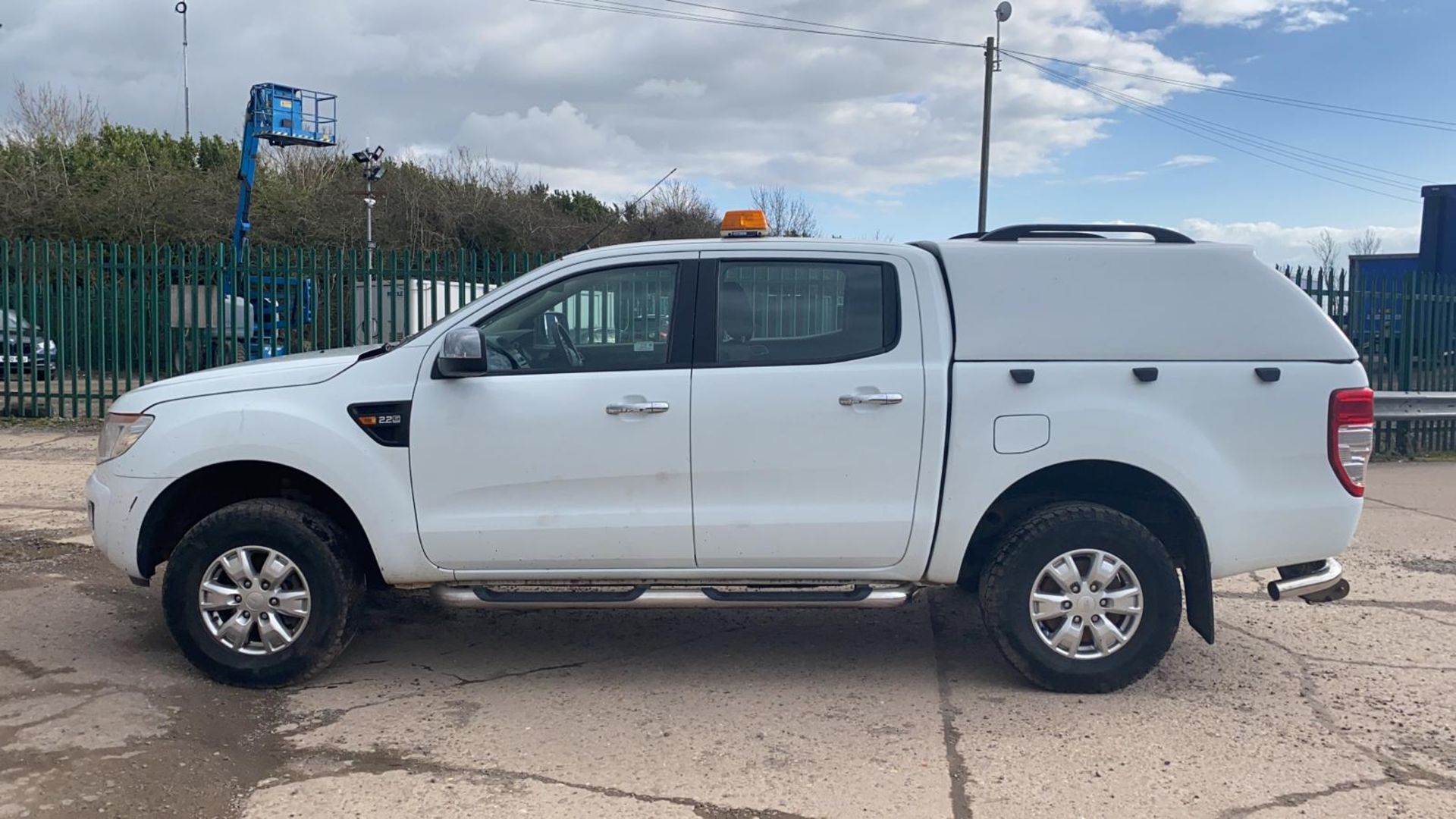 (RESERVE MET) Ford Ranger 2.2 TDCI XLT Double Cab 4x4 - 2015 Model - Service History - Tow Bar - Image 5 of 17