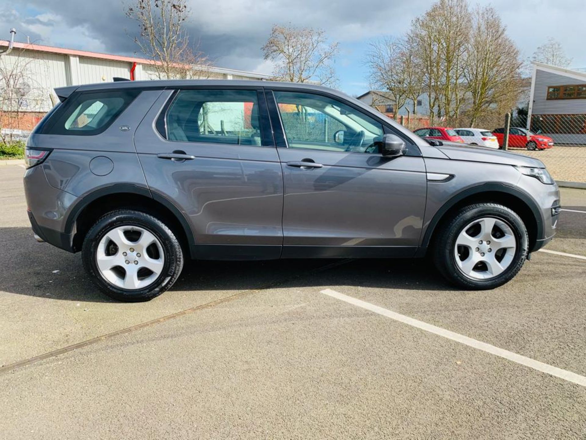 (RESERVE MET) Land Rover Discovery Sport 2.0 TD4 HSE - 2017Reg - 1Owner - Sat Nav - Panoramic Roof - Image 3 of 41