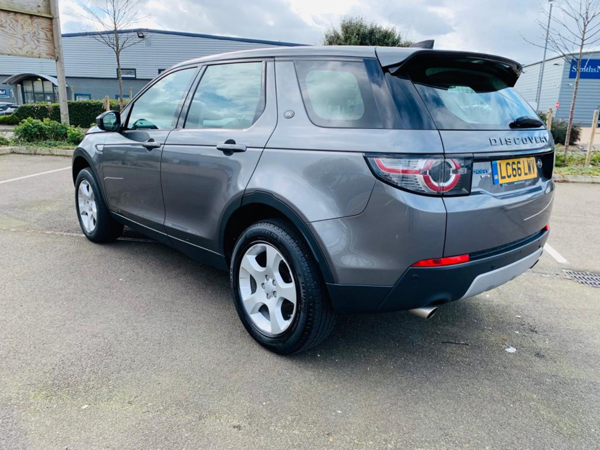 (RESERVE MET) Land Rover Discovery Sport 2.0 TD4 HSE - 2017Reg - 1Owner - Sat Nav - Panoramic Roof - Image 6 of 41