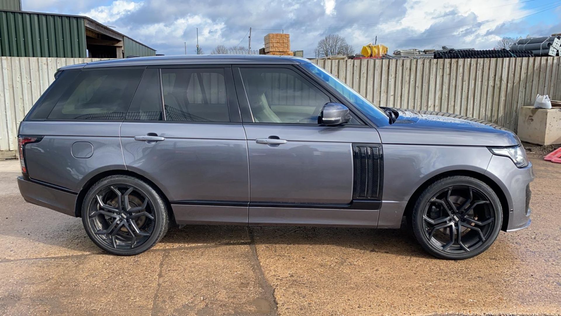 (RESERVE MET) Range Rover Vogue 3.0 TDV6 SE Auto - Black Pack - NEW SHAPE - FULLY LOADED - Pan Roof - Image 7 of 30