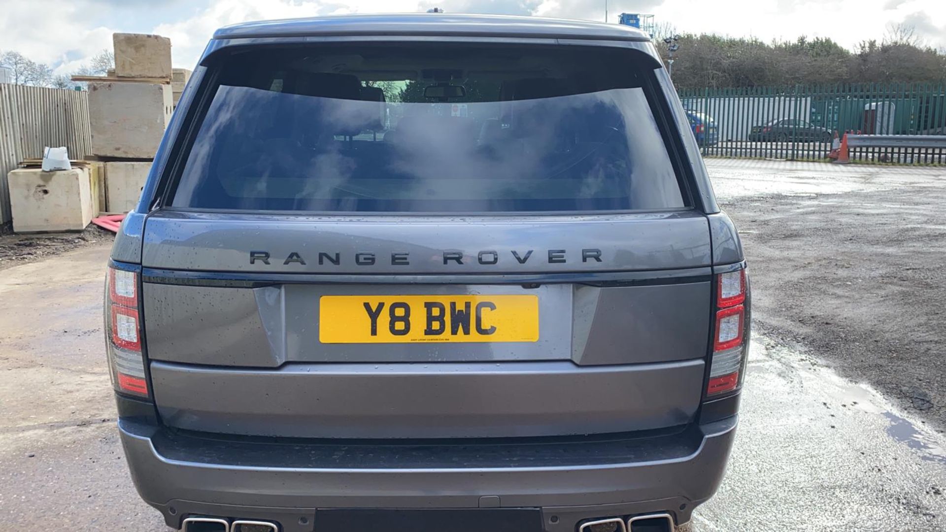 (RESERVE MET) Range Rover Vogue 3.0 TDV6 SE Auto - Black Pack - NEW SHAPE - FULLY LOADED - Pan Roof - Image 3 of 30