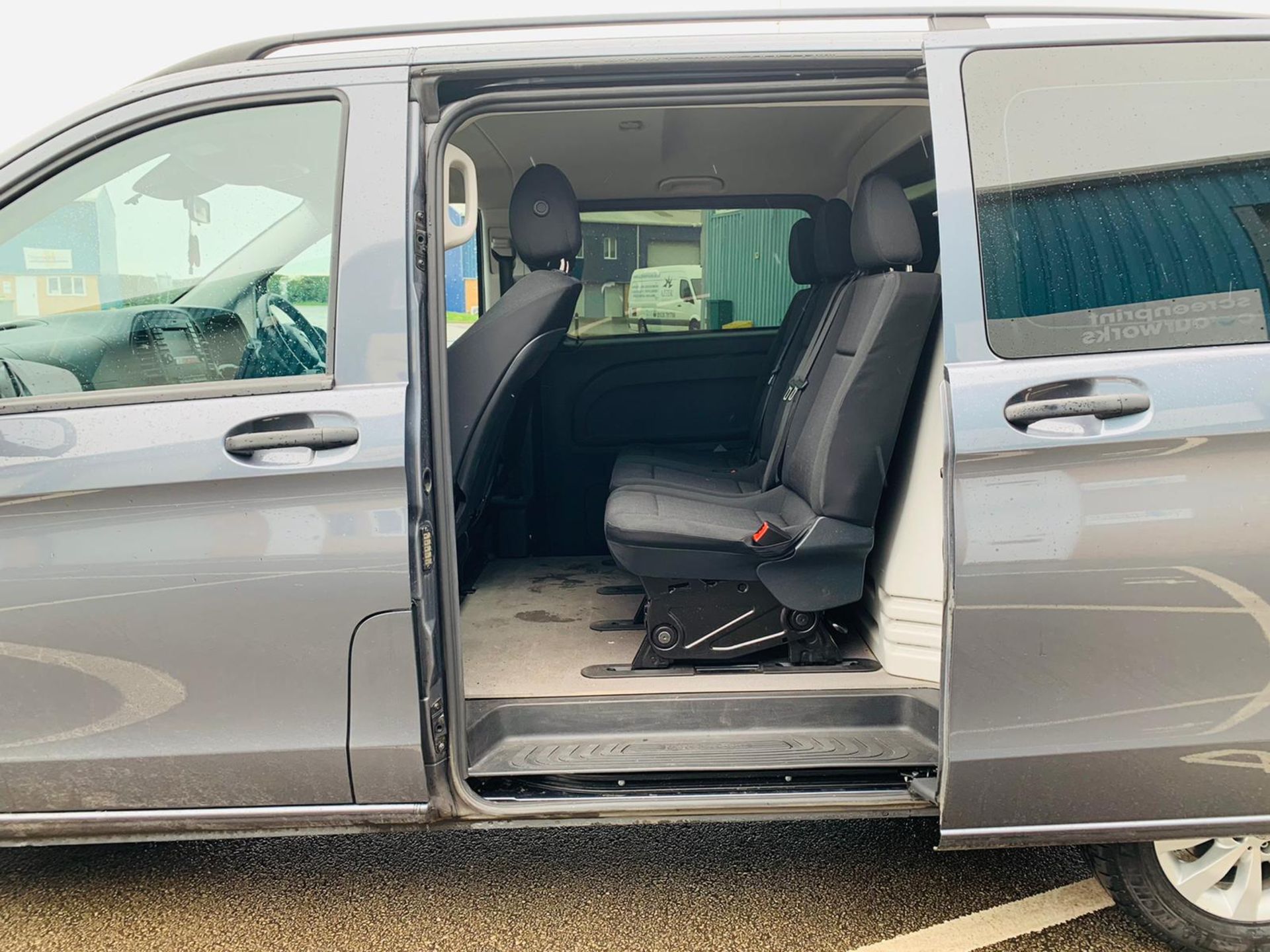 Mercedes Vito 114 Bluetec Dualiner/Crew Van - Auto - Air Con - 2018 18 Reg - 1 Owner From New - Image 9 of 25