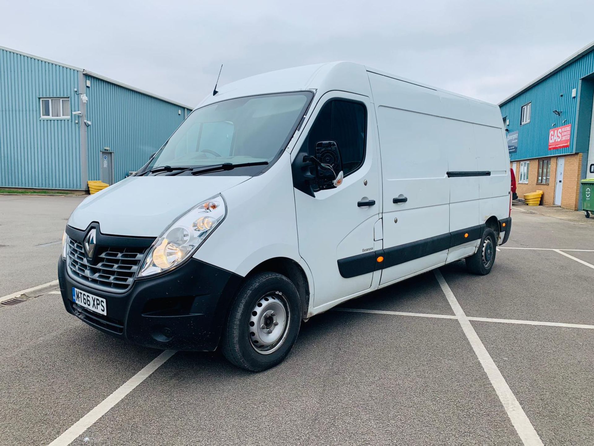 (RESERVE MET) Renault Master LM35 2.3 DCI Business - LWB - Euro 6 - ULEZ Compliant - 2017 Model