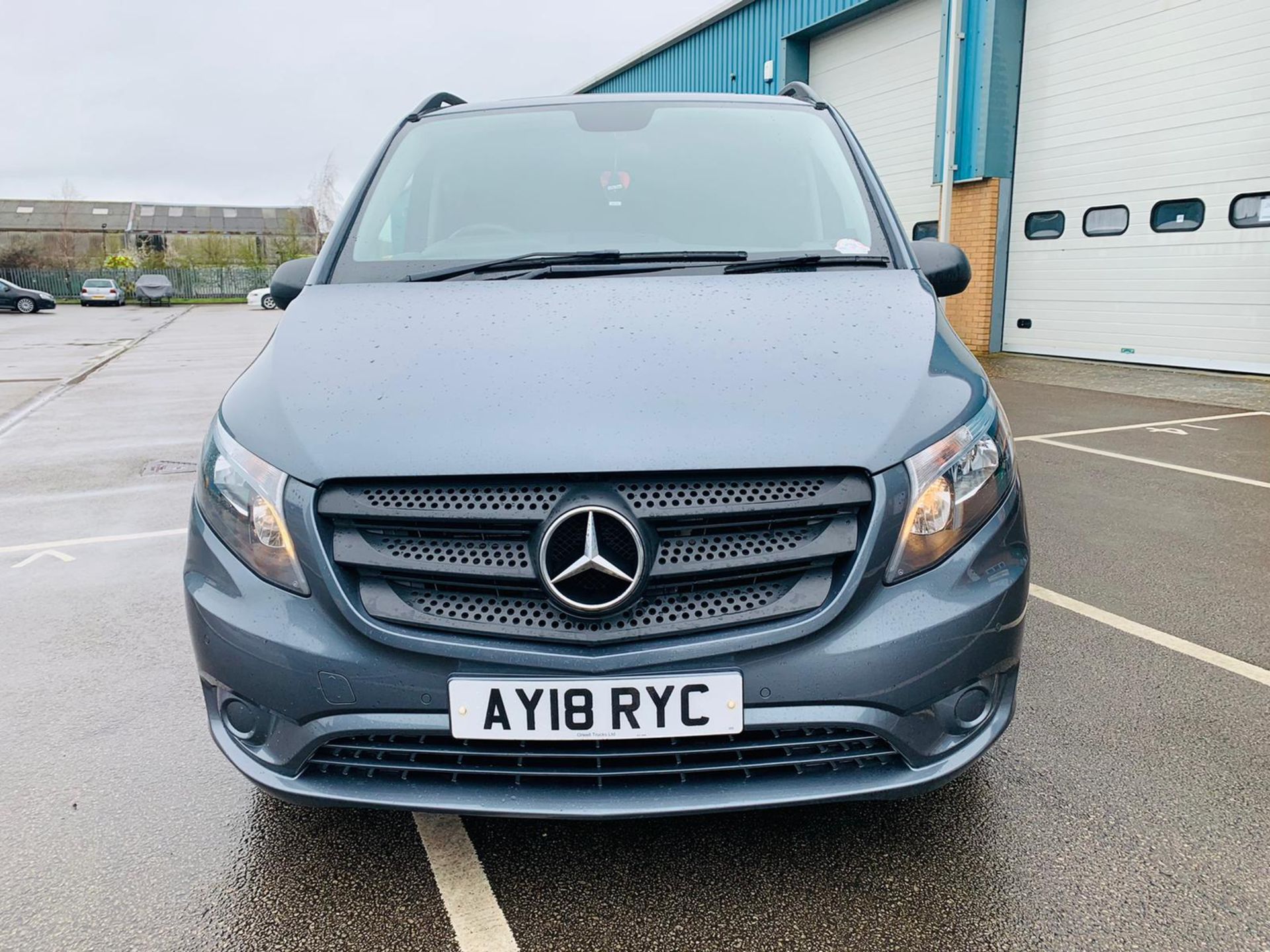 Mercedes Vito 114 Bluetec Dualiner/Crew Van - Auto - Air Con - 2018 18 Reg - 1 Owner From New - Image 2 of 25