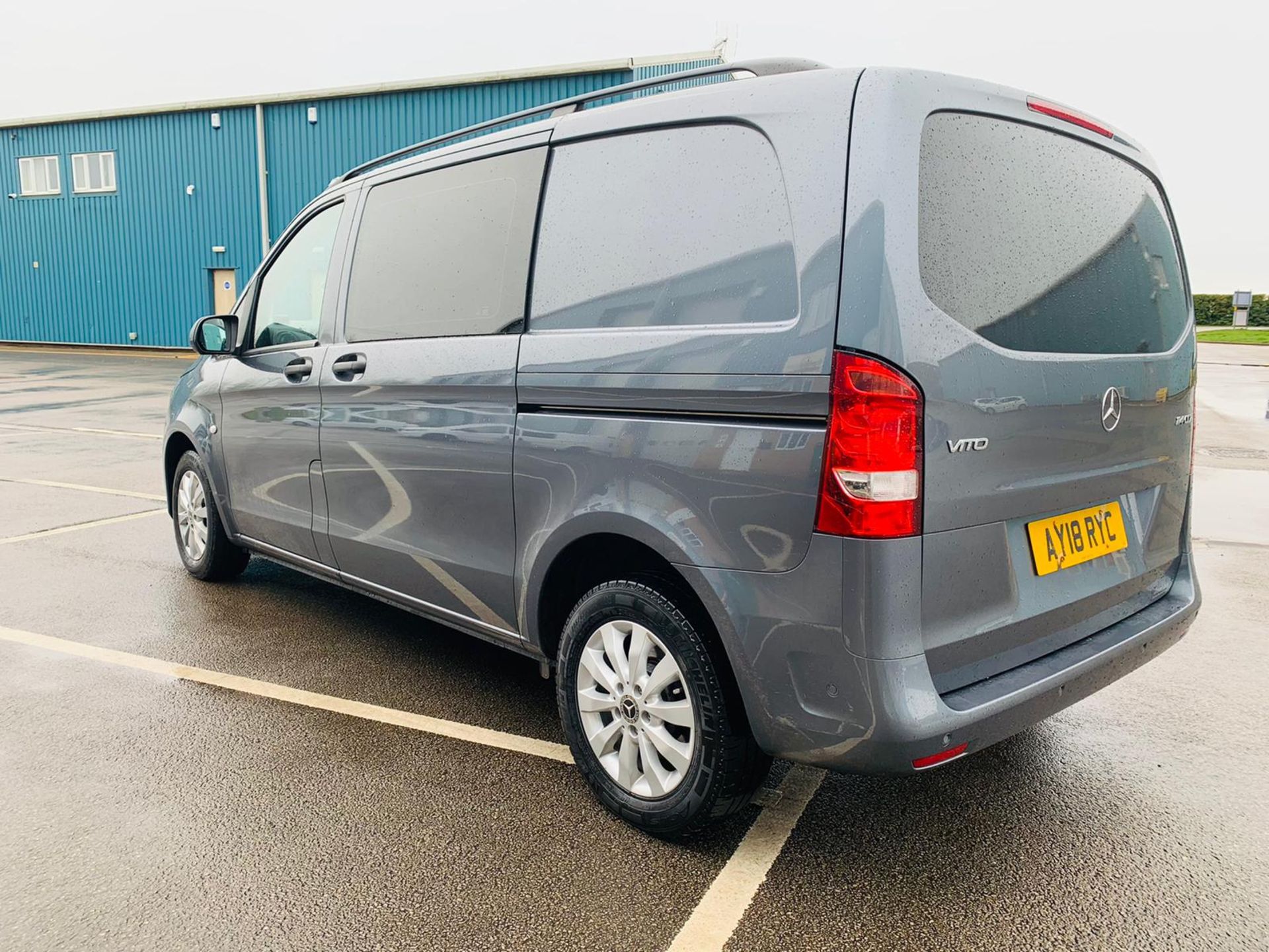 Mercedes Vito 114 Bluetec Dualiner/Crew Van - Auto - Air Con - 2018 18 Reg - 1 Owner From New - Image 8 of 25