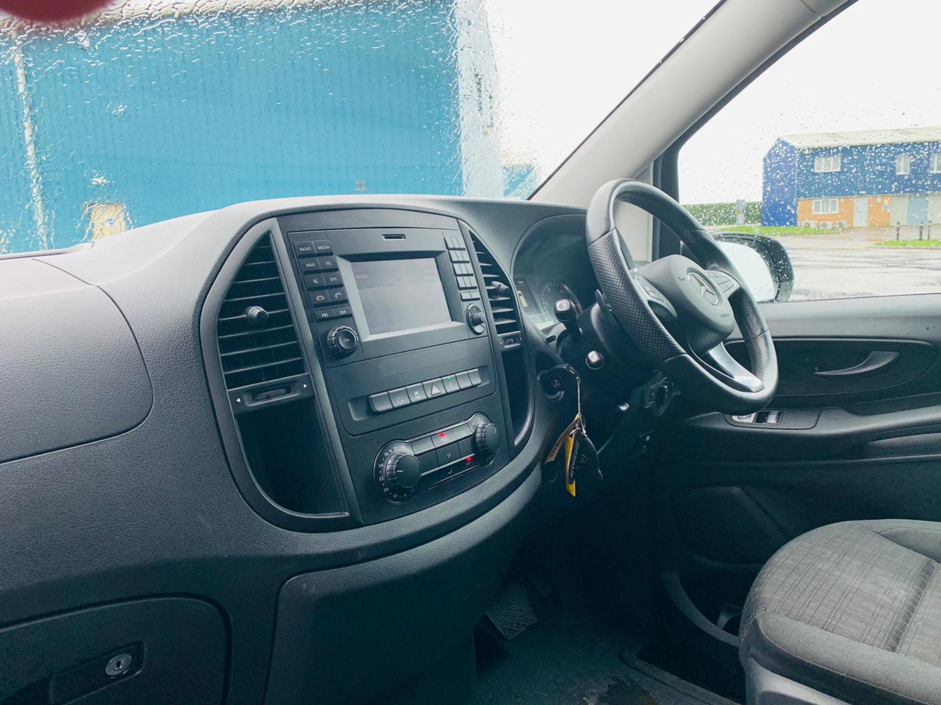 Mercedes Vito 114 Bluetec Dualiner/Crew Van - Auto - Air Con - 2018 Model- 1 Owner From New - Image 22 of 30