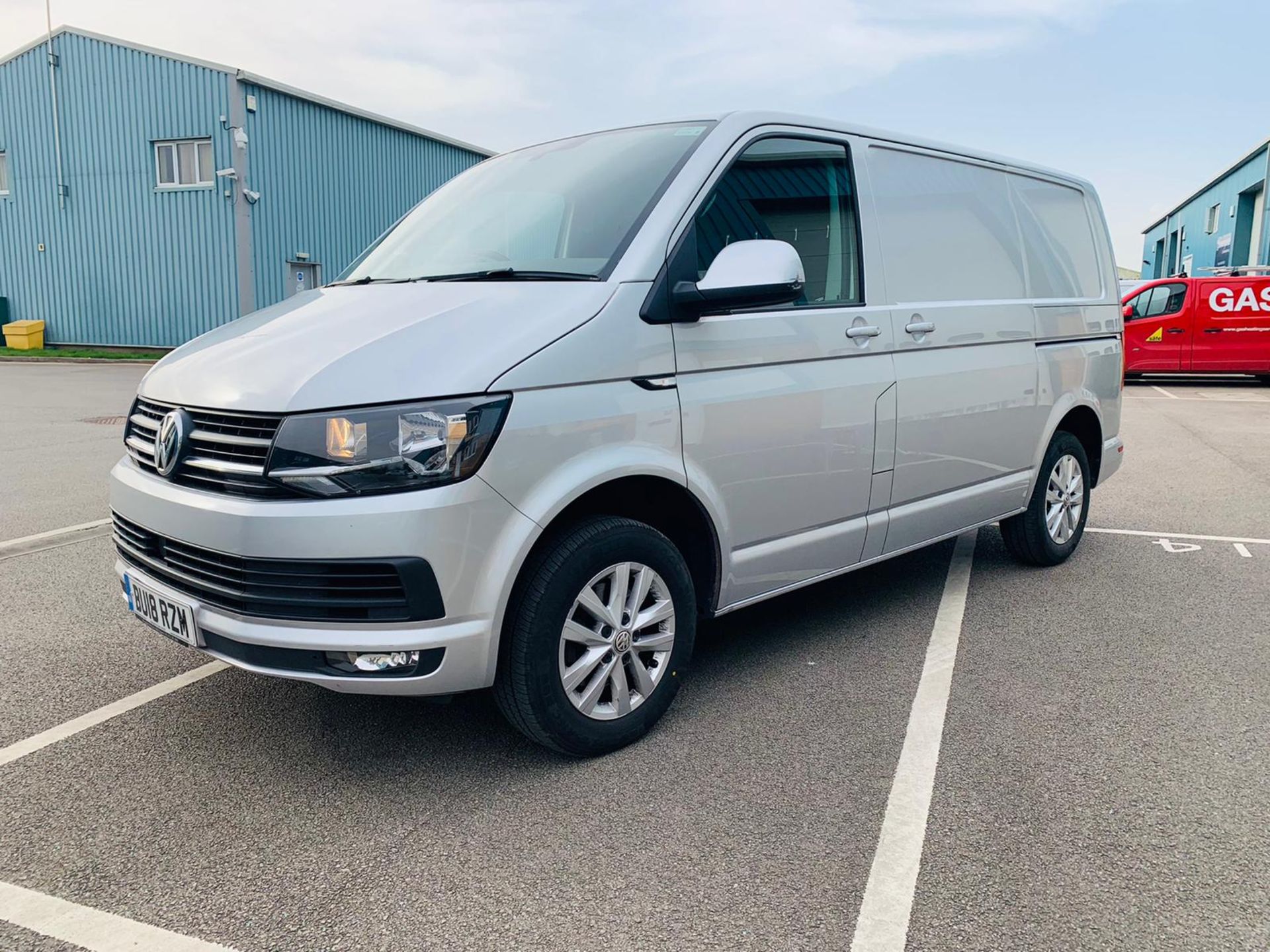 (RESERVE MET) Volkswagen (VW) Transporter 2.0 TDI 150 Highline T28 2018 18 Reg - Parking Sensors - - Image 2 of 23