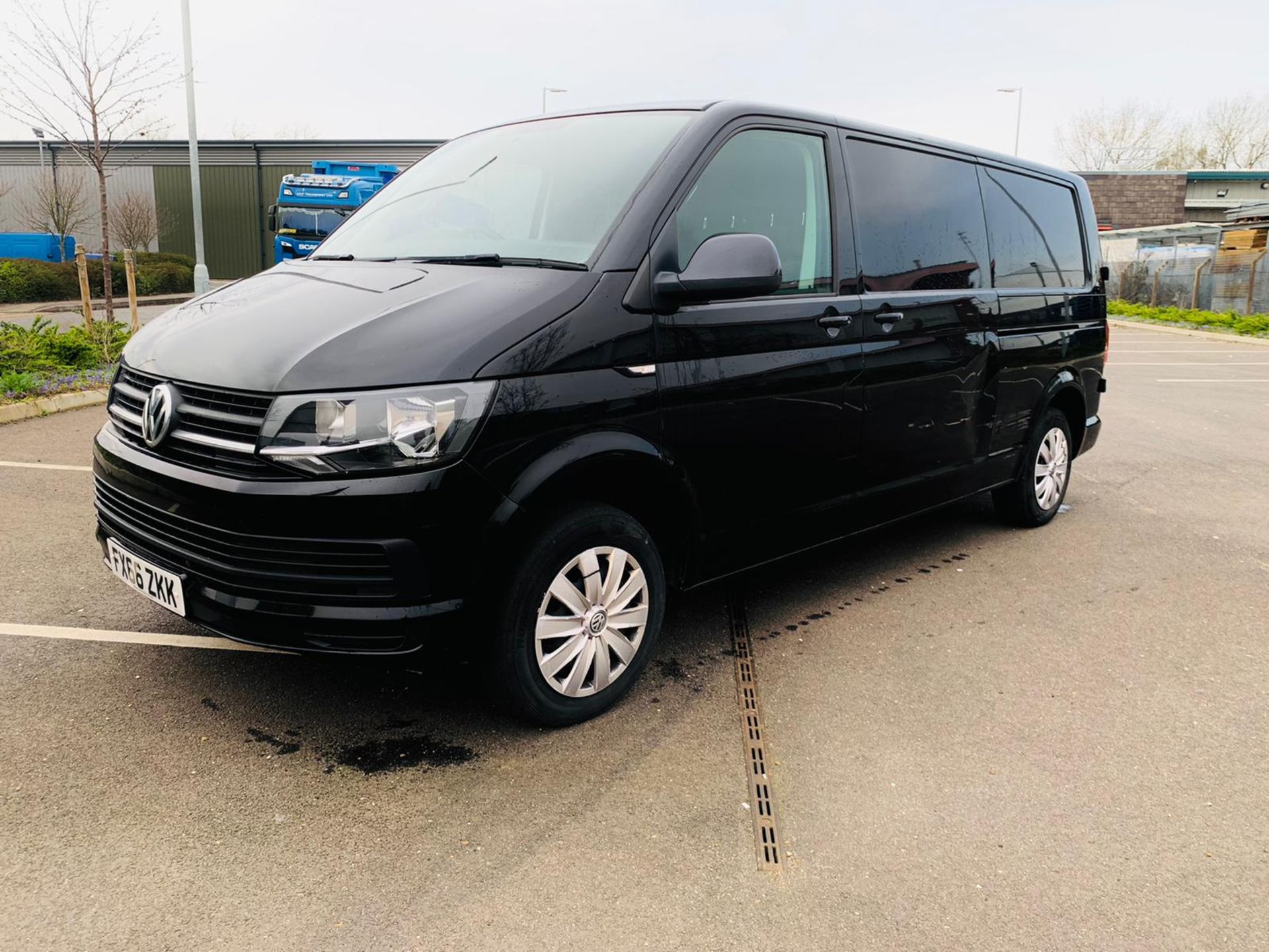 Reserve Met - Volkswagen Transporter T30 2.0 TDI Trendline - 2017 Model - Euro 6 - 1 Owner - Image 7 of 18