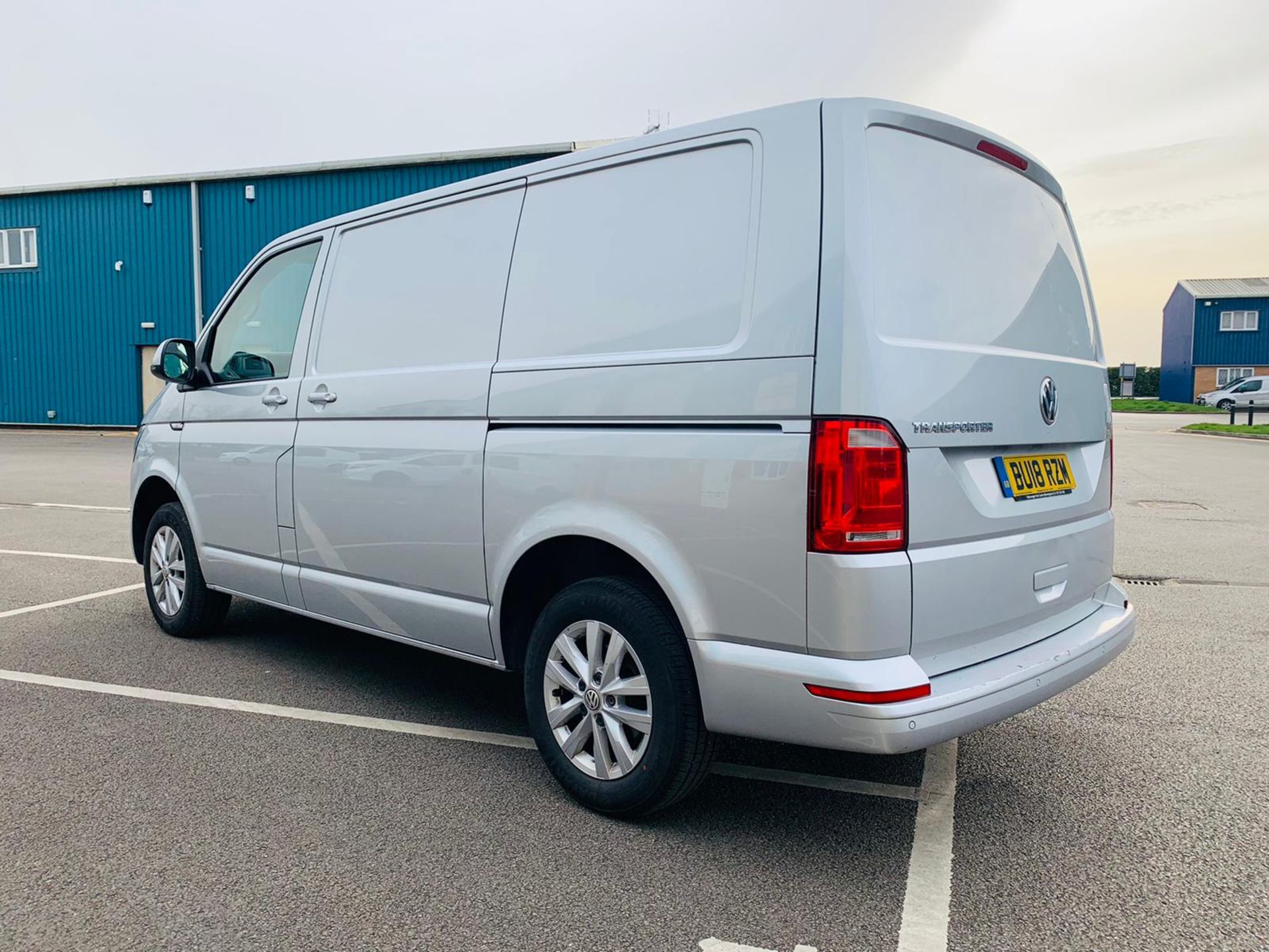 (RESERVE MET) Volkswagen (VW) Transporter 2.0 TDI 150 Highline T28 2018 18 Reg - Parking Sensors - - Image 3 of 23