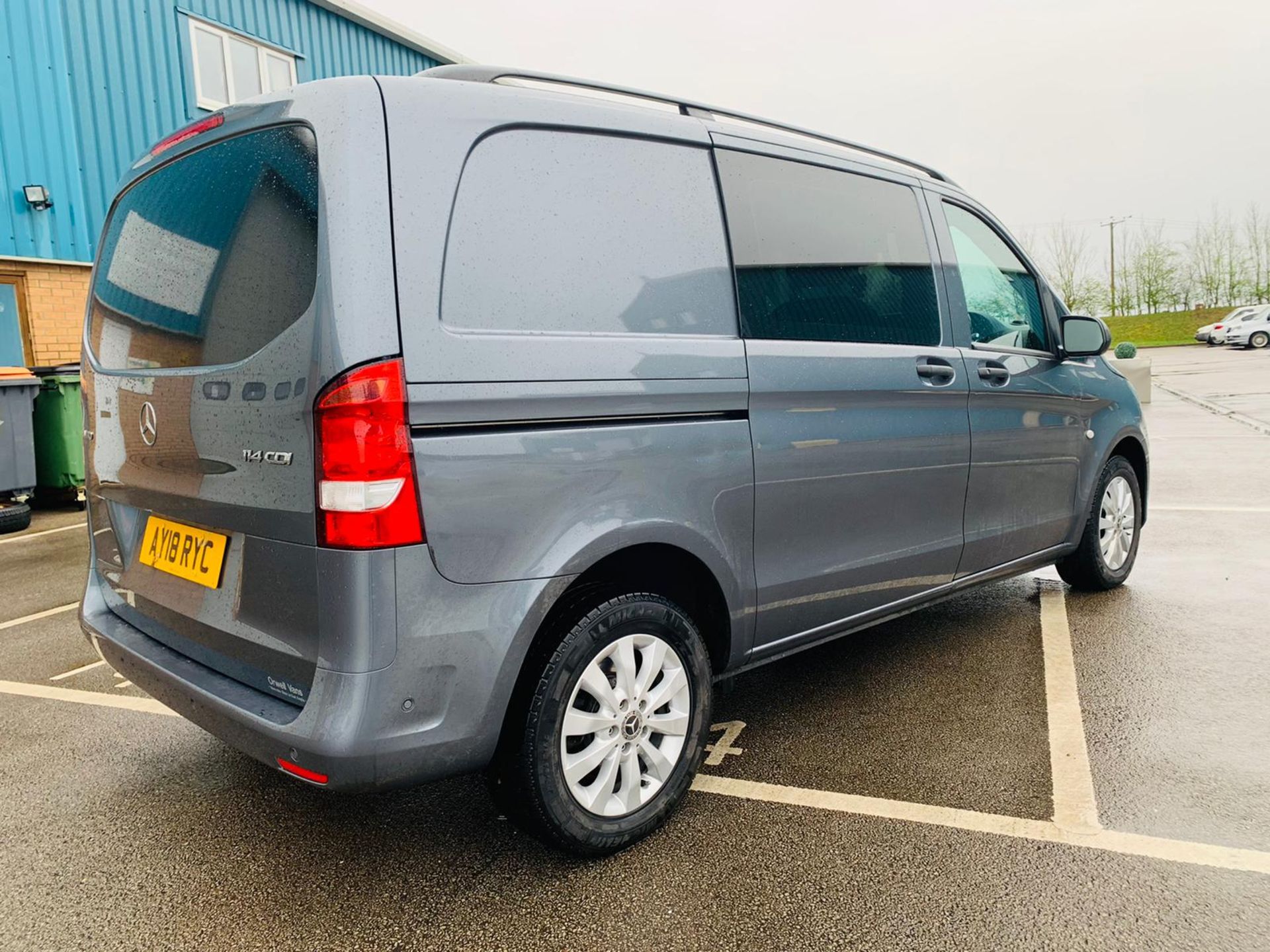 Mercedes Vito 114 Bluetec Dualiner/Crew Van - Auto - Air Con - 2018 18 Reg - 1 Owner From New - Image 4 of 25