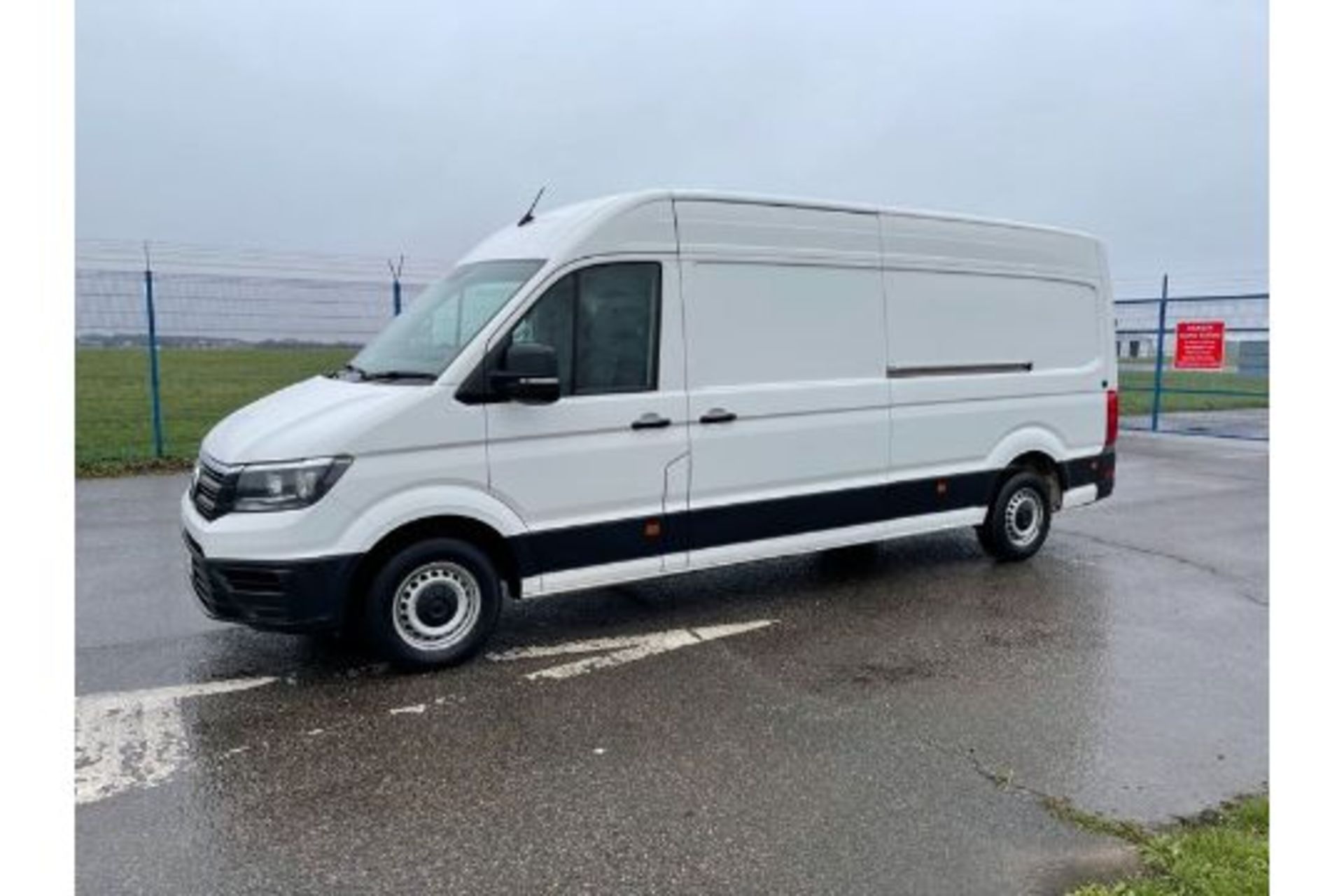 (Reserve Met) Volkswagen (VW) Crafter 2.0 TDI (140) Trendline -17 Reg- Euro 6 -Air Con- Low Miles - Image 2 of 3