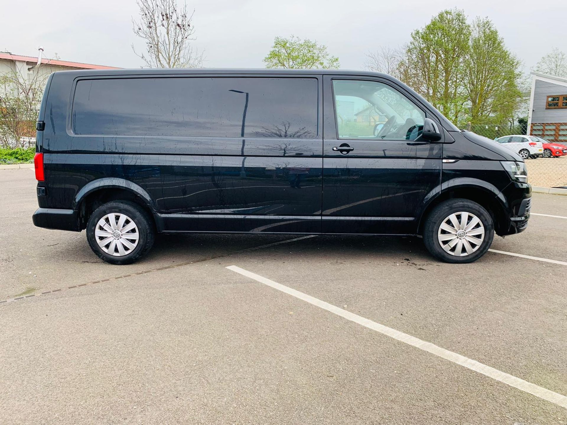 Reserve Met - Volkswagen Transporter T30 2.0 TDI Trendline - 2017 Model - Euro 6 - 1 Owner - Image 6 of 18