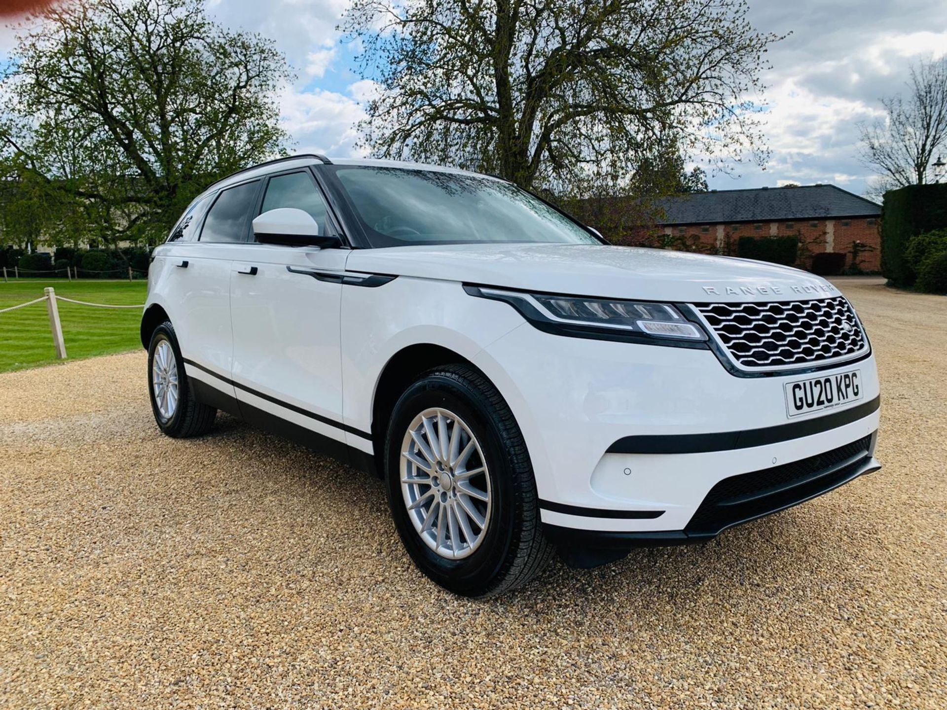 (RESERVE MET) Range Rover Velar 3.0 D300 (296 BHP) Auto - 2020 20 Reg - 1 Owner - ONLY 7k Miles - Image 2 of 30