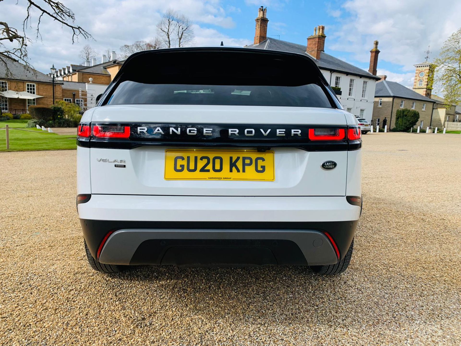 (RESERVE MET) Range Rover Velar 3.0 D300 (296 BHP) Auto - 2020 20 Reg - 1 Owner - ONLY 7k Miles - Image 4 of 30