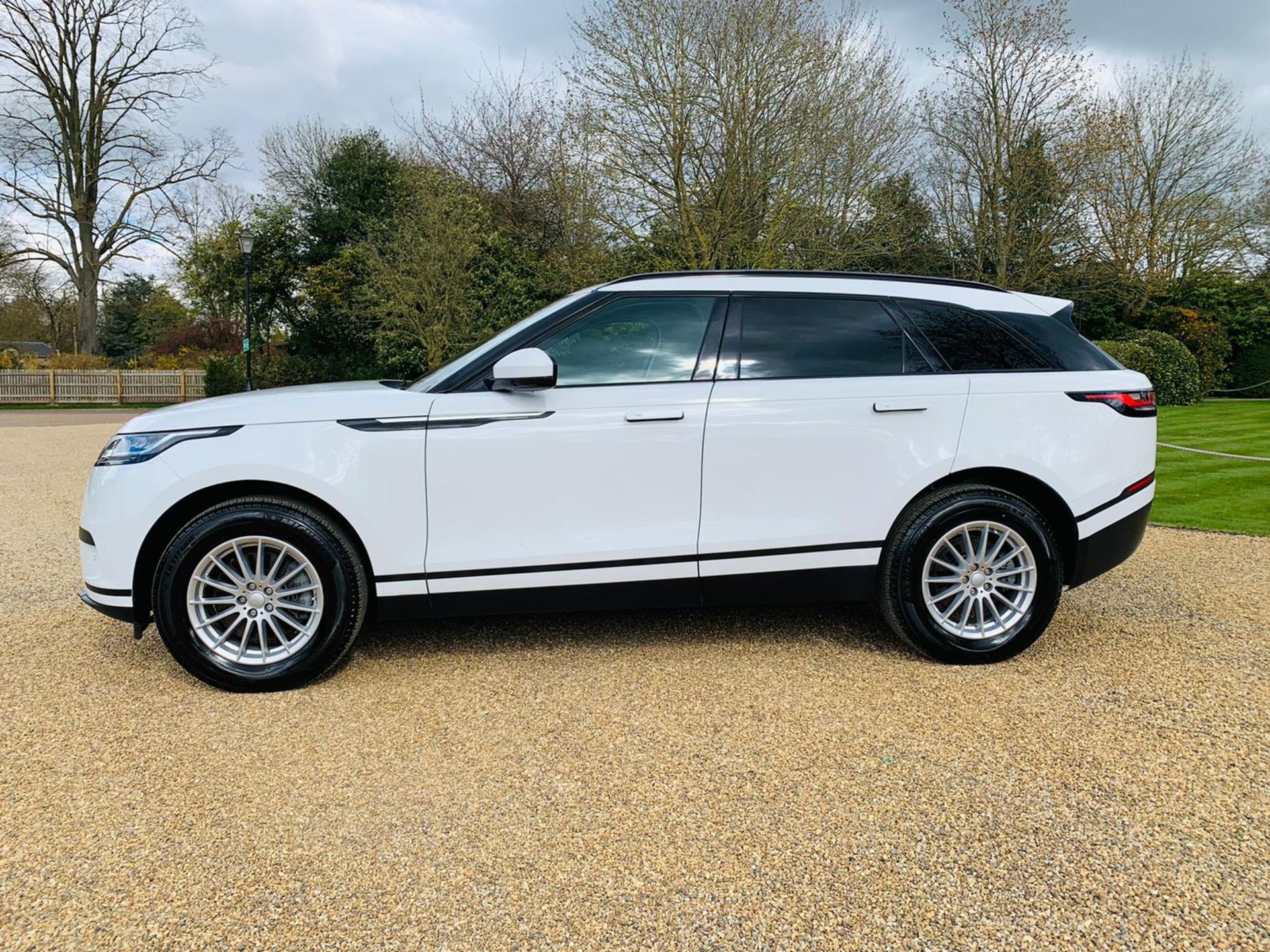 (RESERVE MET) Range Rover Velar 3.0 D300 (296 BHP) Auto - 2020 20 Reg - 1 Owner - ONLY 7k Miles - Image 8 of 30