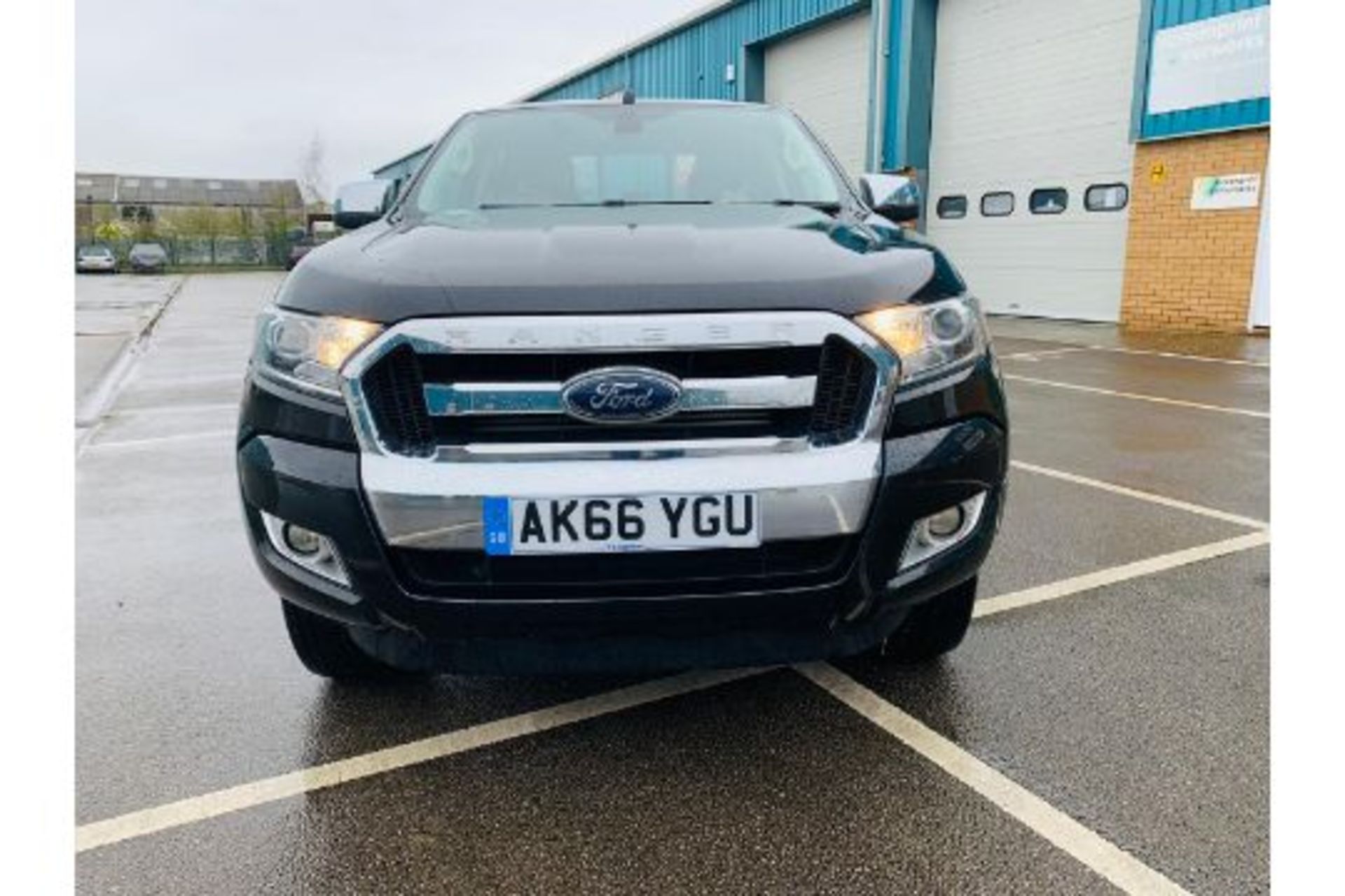 Ford Ranger 2.2 TDCI XLT 4x4 Double Cab - 2017 Model - Euro 6 - ULEZ Compliant - Service History - Image 2 of 25