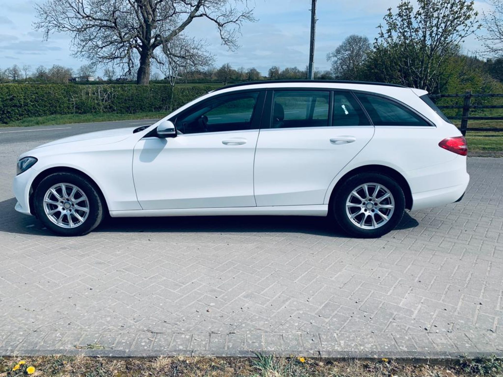 (Reserve Met)Mercedes C200D "Auto"Special Equipment Estate 2017 Model - Reversing Cam- White - Euro - Image 3 of 25