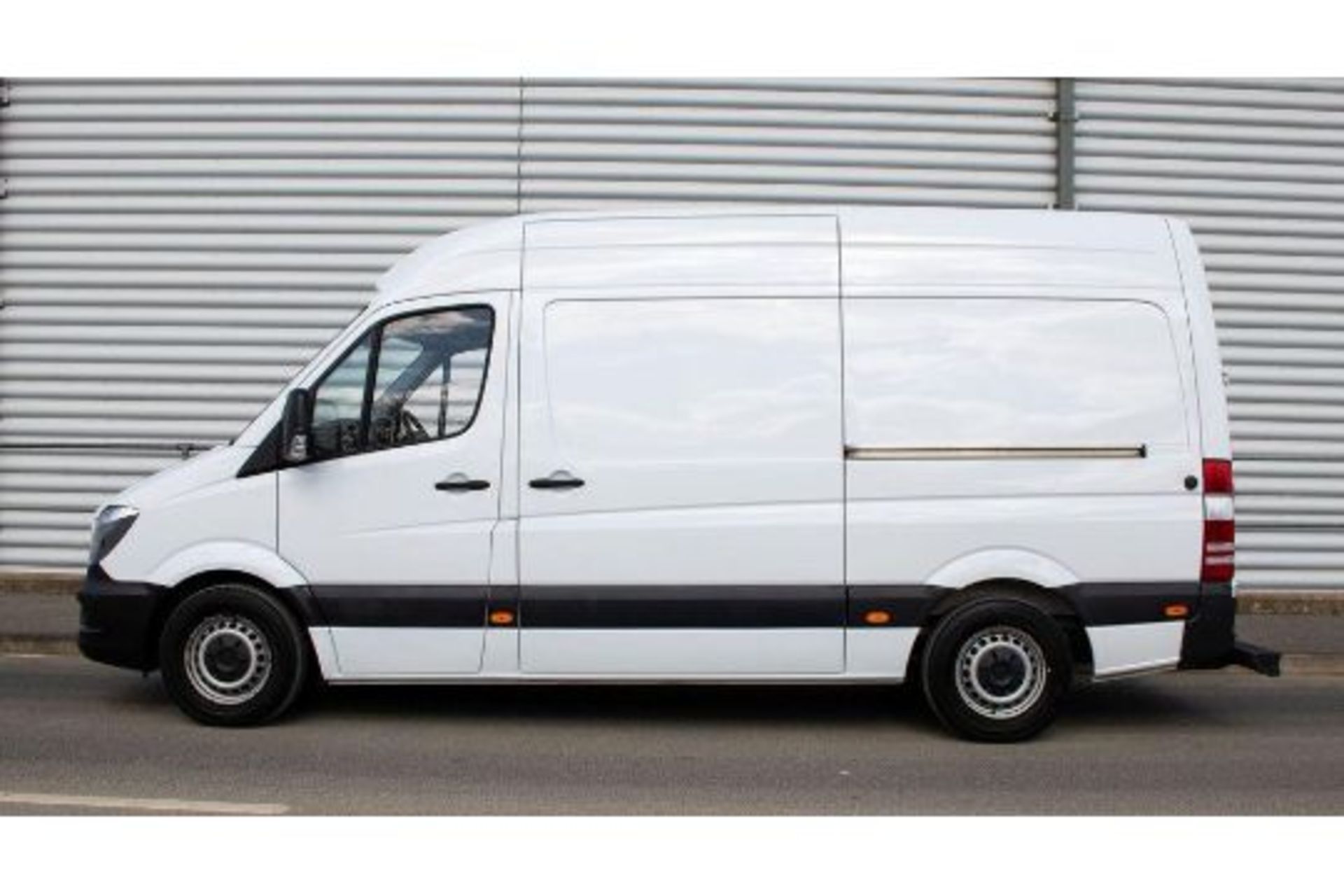 (RESERVE MET) Mercedes Sprinter 316 CDI Fridge/Freezer Van (161 BHP) - 2016 16 Reg - High Roof - Image 2 of 5