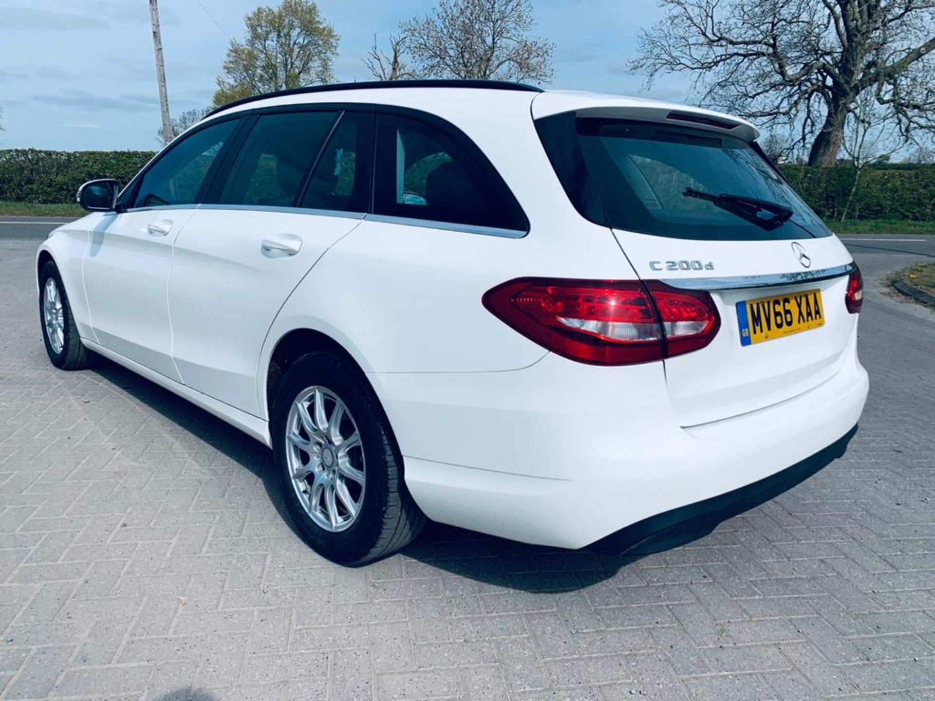 (Reserve Met)Mercedes C200D "Auto"Special Equipment Estate 2017 Model - Reversing Cam- White - Euro - Image 7 of 25