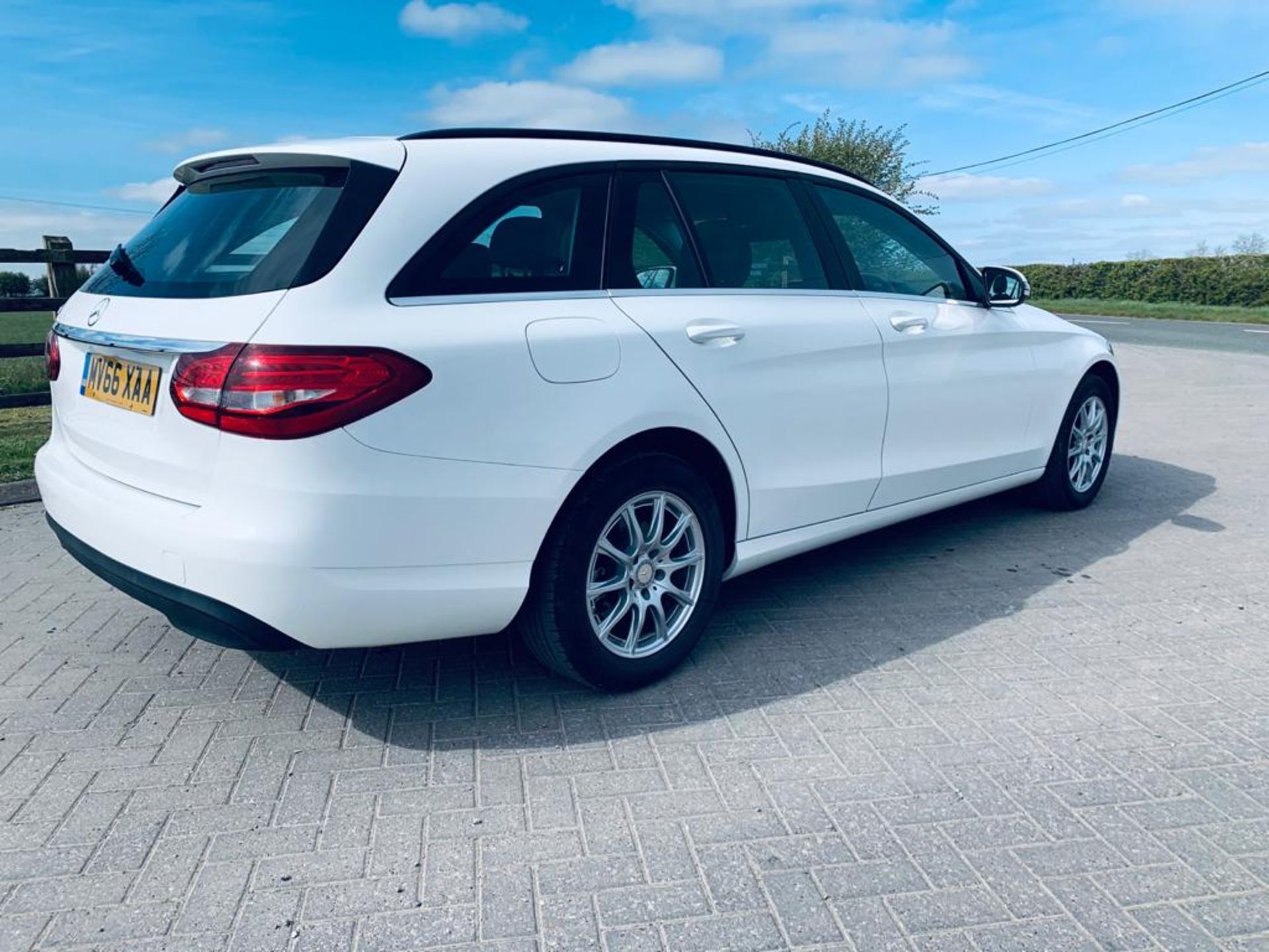 (Reserve Met)Mercedes C200D "Auto"Special Equipment Estate 2017 Model - Reversing Cam- White - Euro - Image 5 of 25