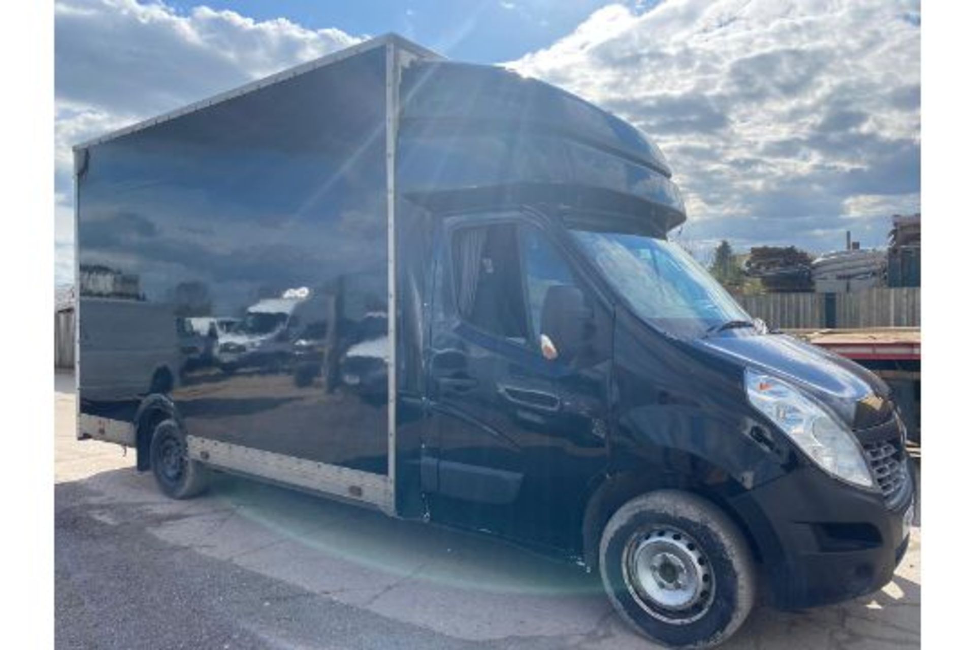 (Reserve Met) Renault Master 2.3 DCI LWB Luton Maxi Load - 6 Speed - 2016 Model - Sleeper Pod - Image 4 of 16