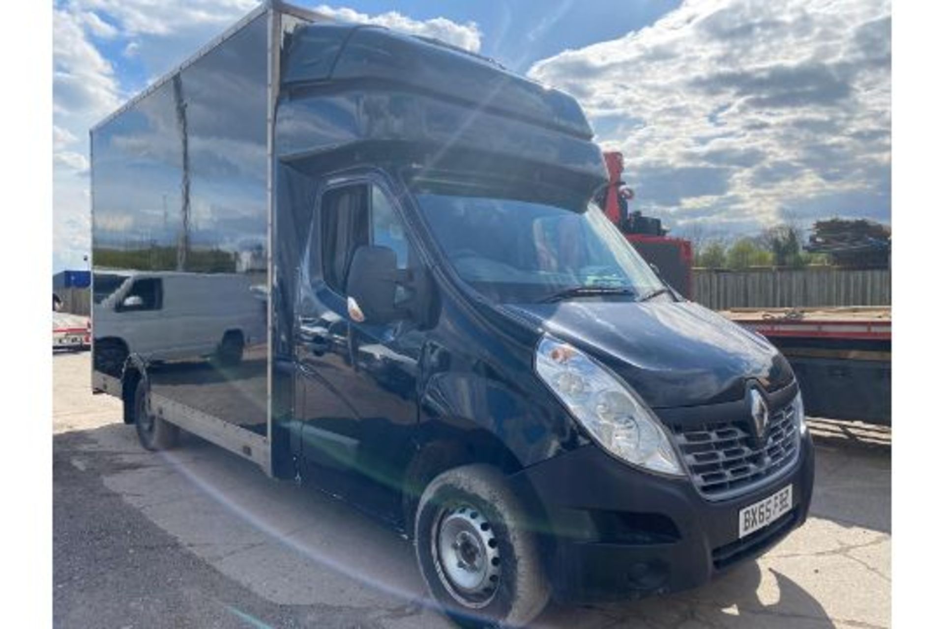 (Reserve Met) Renault Master 2.3 DCI LWB Luton Maxi Load - 6 Speed - 2016 Model - Sleeper Pod - Image 3 of 16