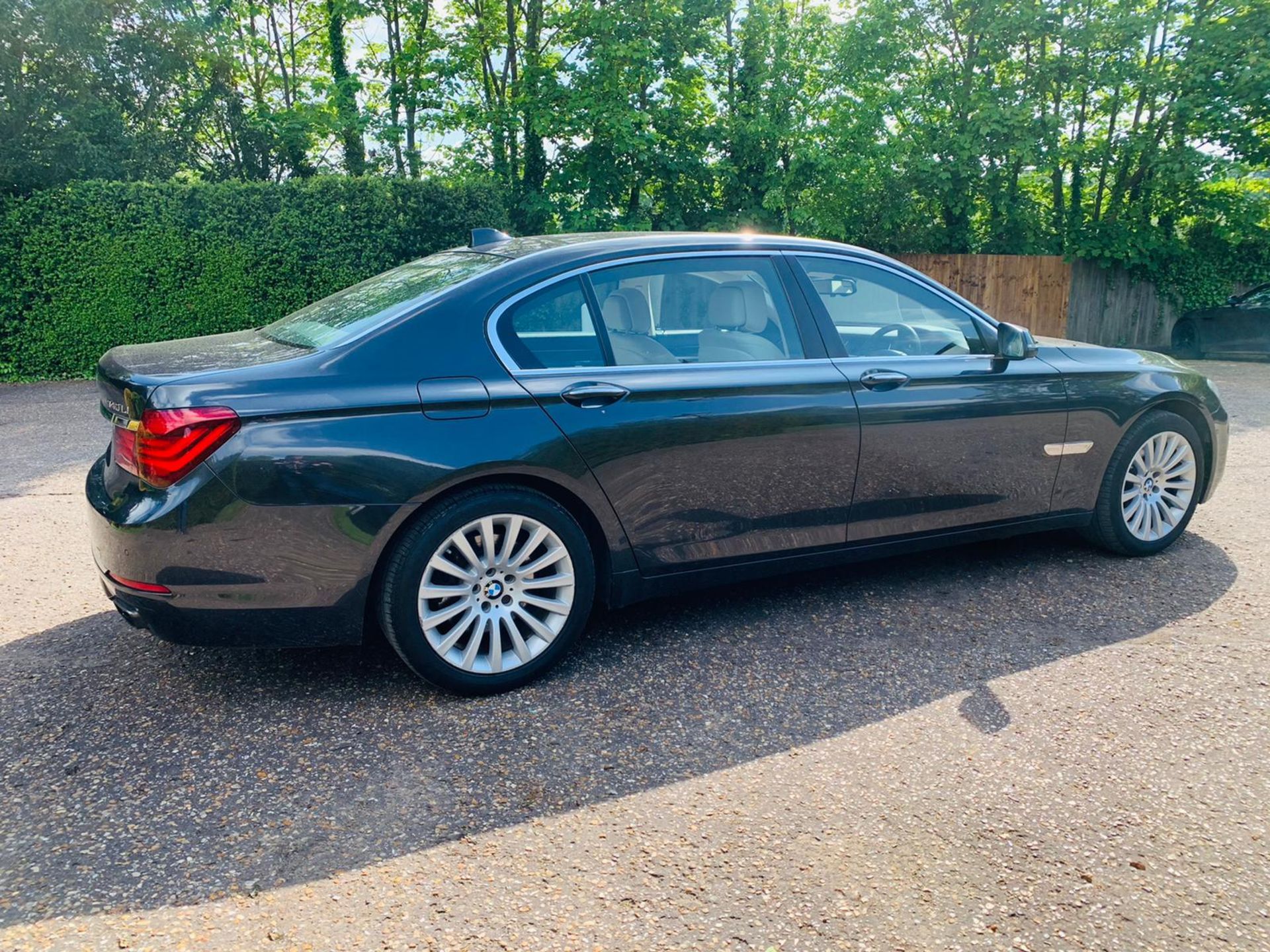 (RESERVE MET) BMW 740Li Special Equipment "Limo'' Auto - 2015 15 Reg - Cream Leather - 315 BHP - - Image 5 of 34