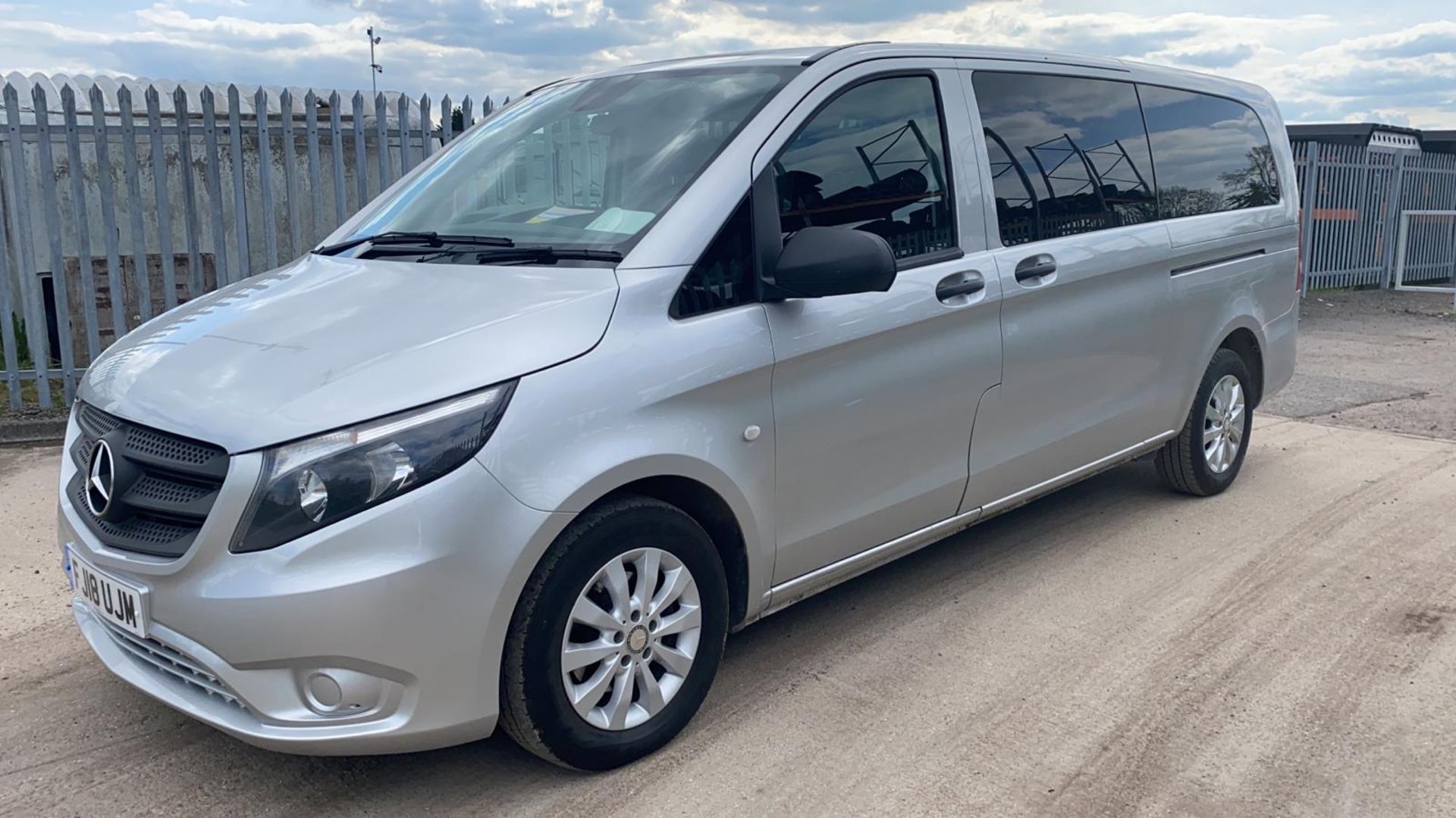 (Reserve Met) Mercedes Vito 116 CDI XLWB "V Class'' 8 Seater Tourer - Auto - 2018 18 Reg - Air Con - Image 7 of 19