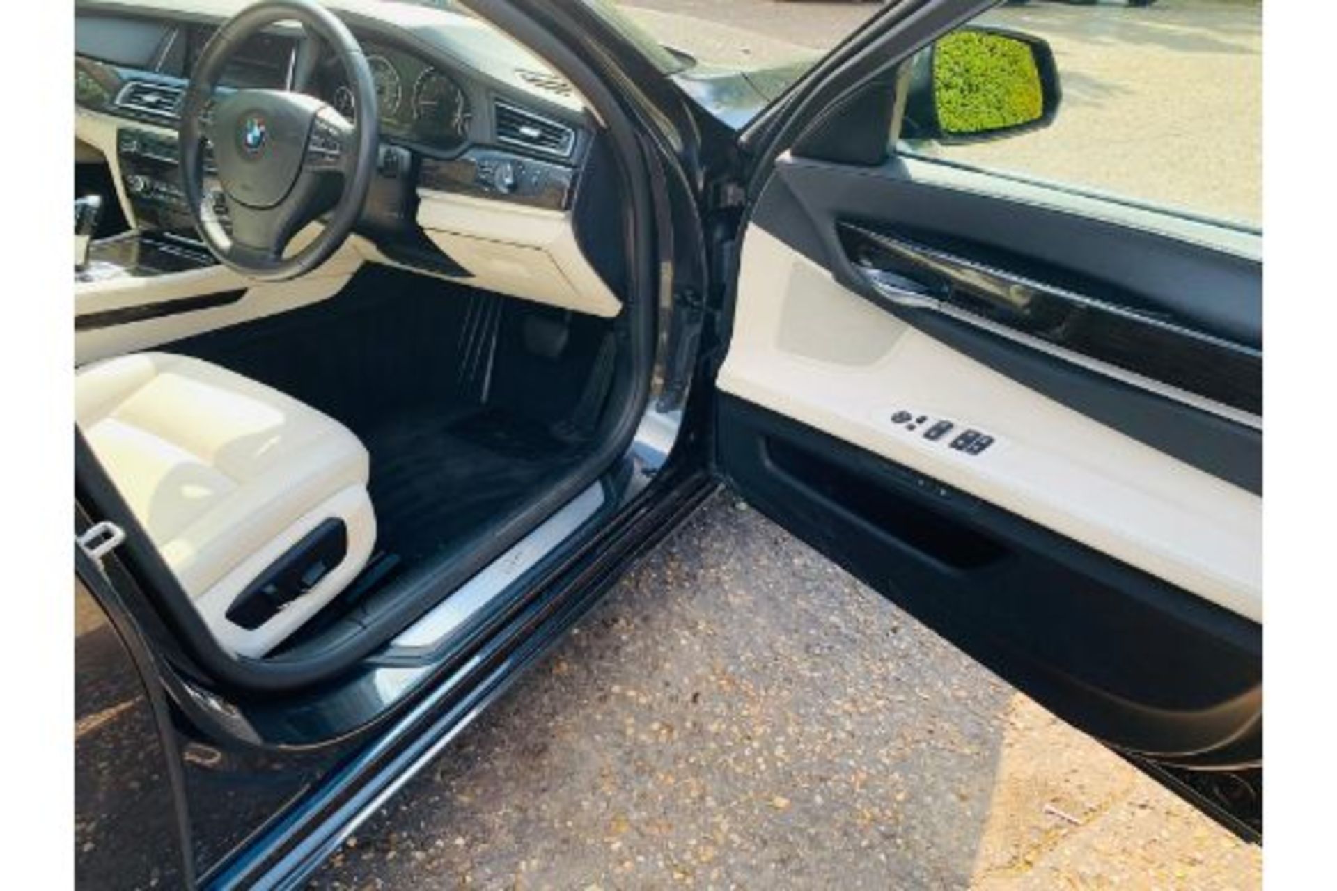 BMW 740Li Special Equipment "Limo'' Auto - 2015 15 Reg - Cream Leather - 315 BHP - - Image 18 of 34