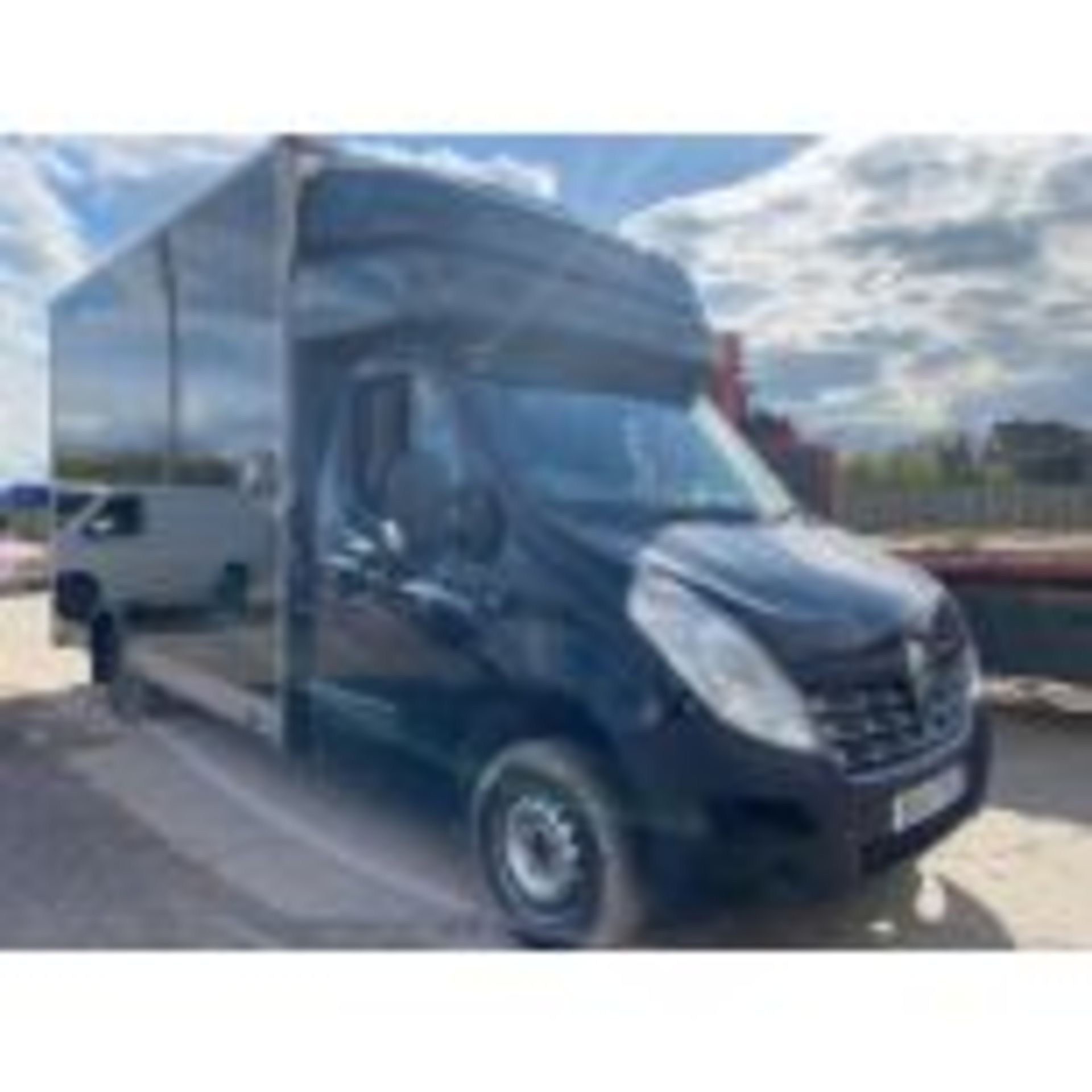 (RESERVE MET) Renault Master Load LowLoader Luton (2016 Model) Black -long wheel base -Removal truck - Image 3 of 4