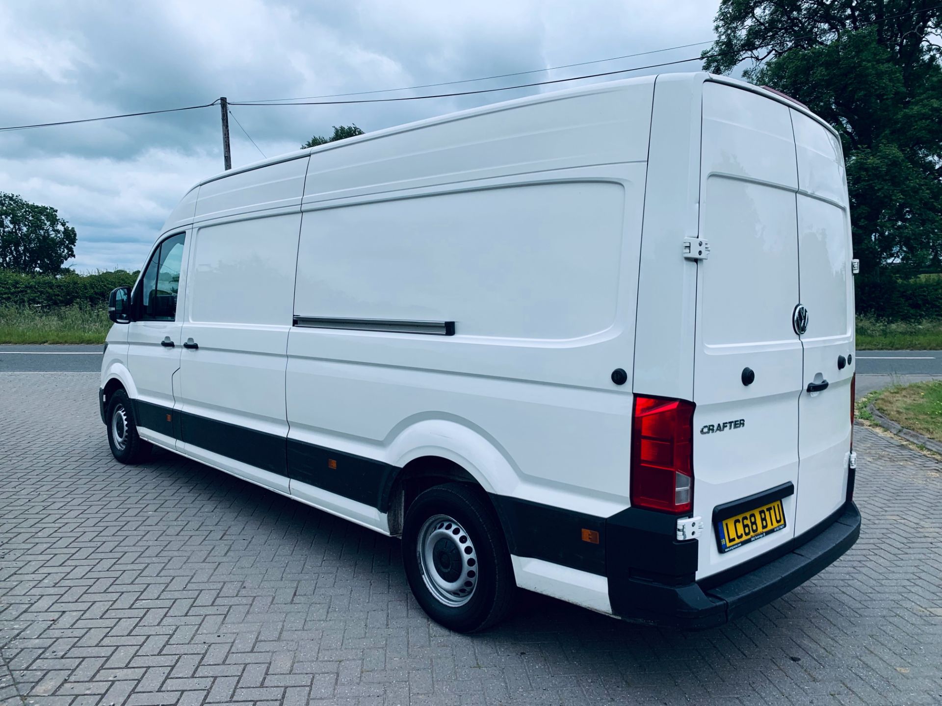 Volkswagen Crafter CR35 2.0 TDI Trendline 2019 Model LWB - ULEZ Compliant - Euro 6 - Service History - Image 5 of 27