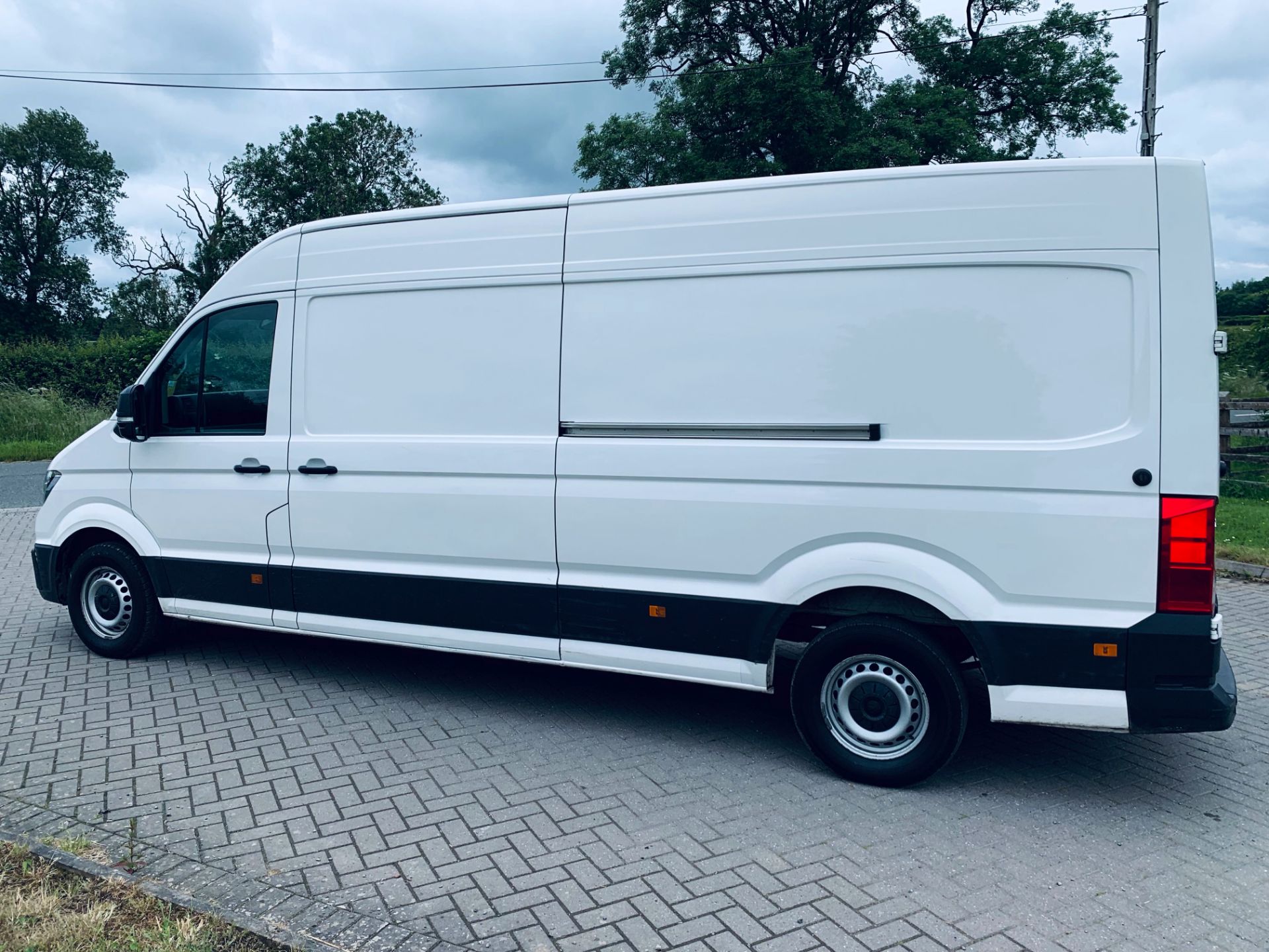 Volkswagen Crafter CR35 2.0 TDI Trendline 2019 Model LWB - ULEZ Compliant - Euro 6 - Service History - Image 6 of 27