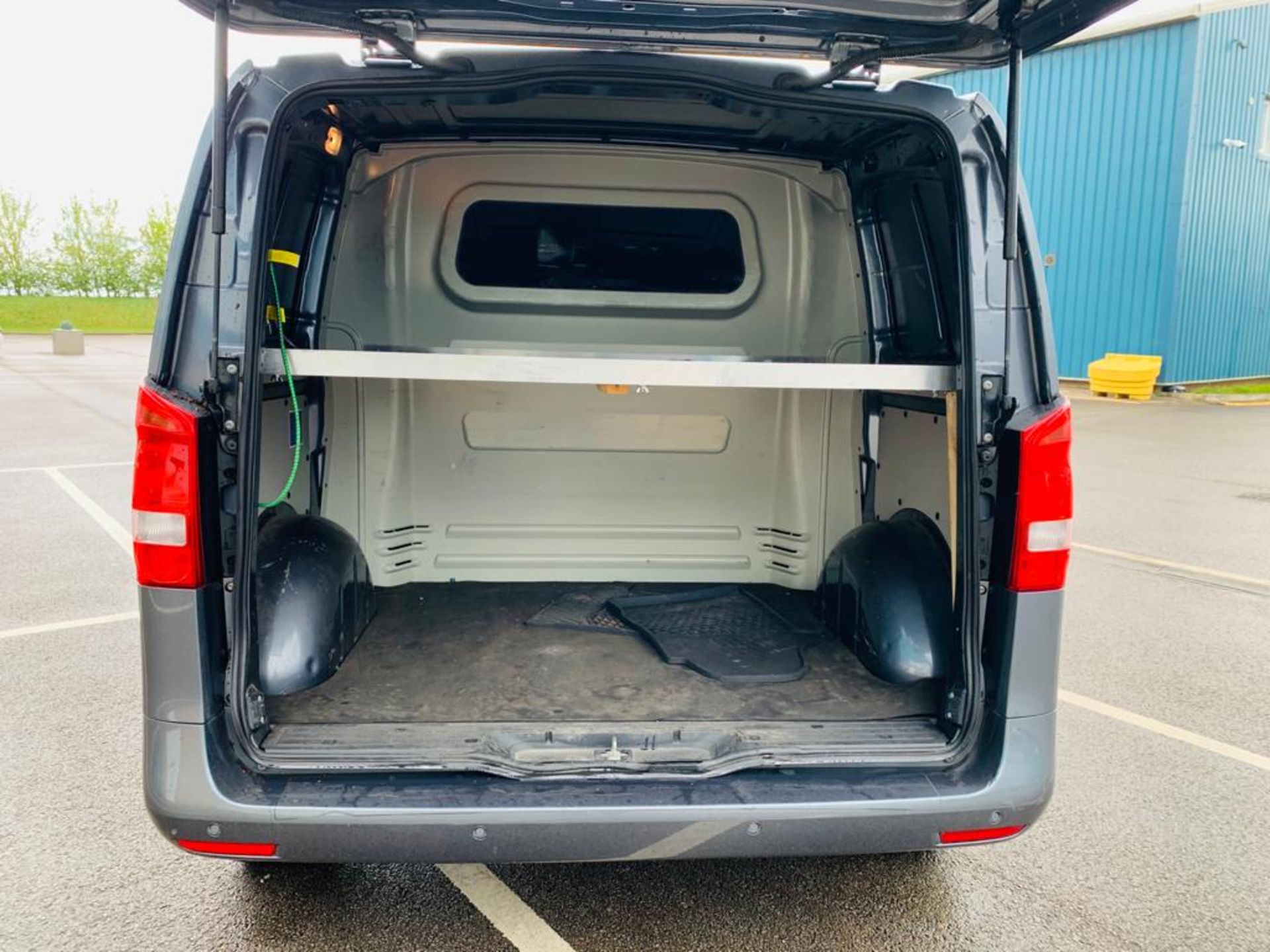 Mercedes Vito 114 Bluetec Dualiner/Crew Van - Auto - Air Con - 2018 Model- 1 Owner From New - Image 2 of 10