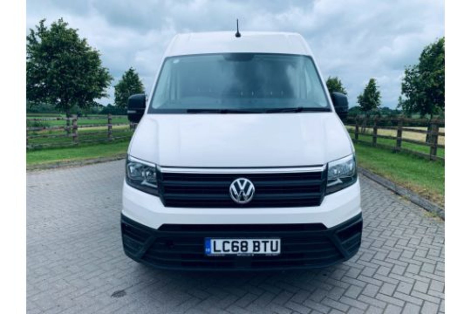 Volkswagen Crafter CR35 2.0 TDI Trendline 2019 Model LWB - ULEZ Compliant - Euro 6 - Service History - Image 8 of 27