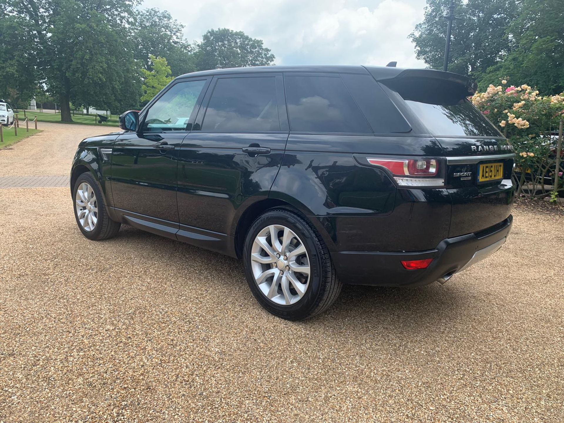 Range Rover Sport 3.0 SDV6 HSE Auto - 2015 15 Reg - Leather - Sat Nav - Rear Entertainment BIG SPEC - Image 3 of 37