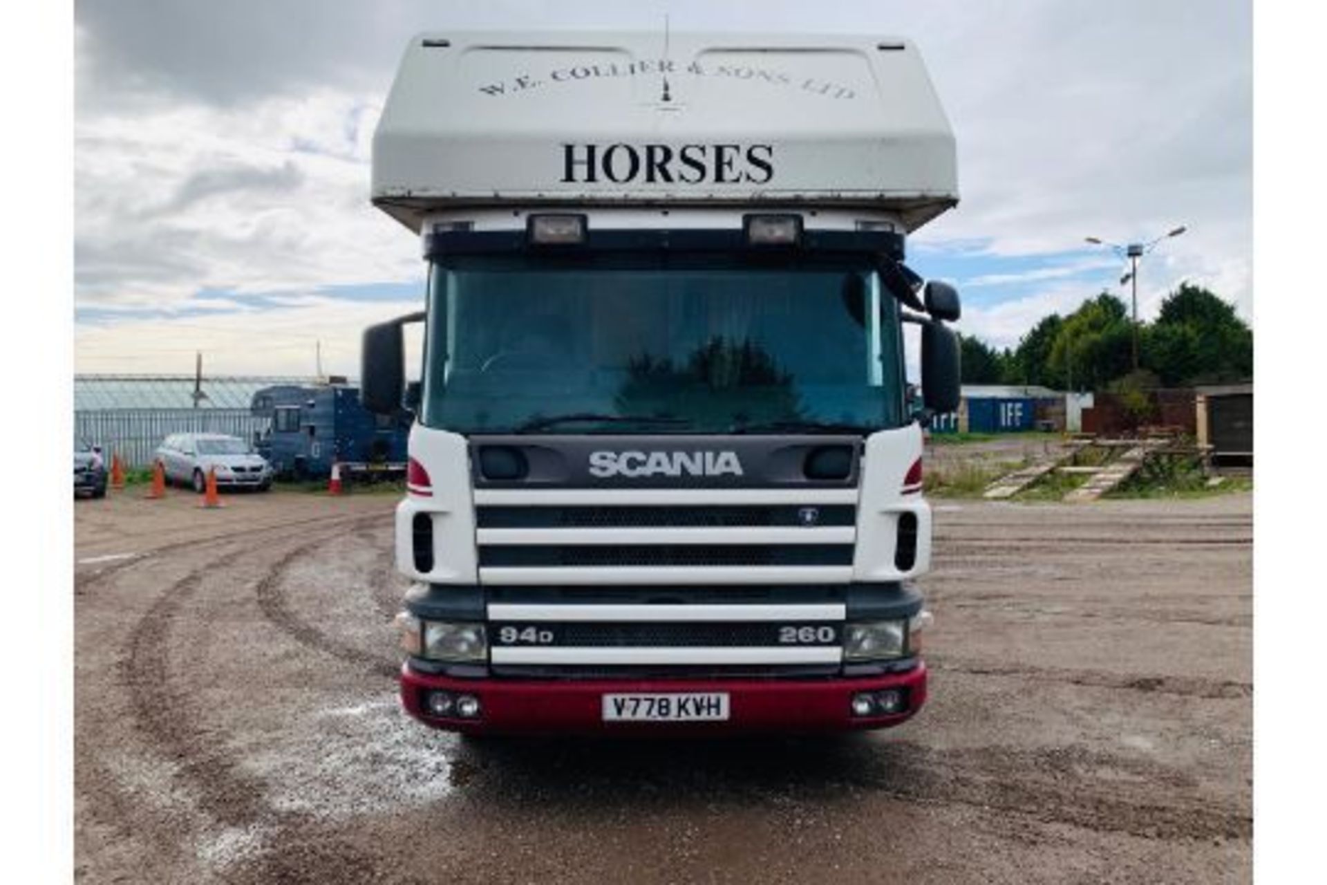 Scania 94D 260 'George Smith Built' Horsebox 2000 Reg - TOP SPEC - Carries 4/6 Horses - Image 2 of 28