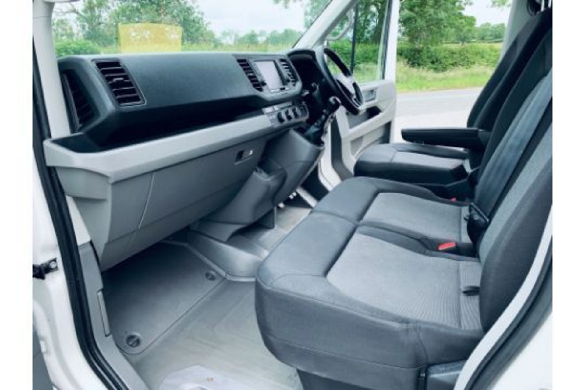 Reserve Met Volkswagen Crafter CR35 2.0 TDI Trendline 2019 Model LWB - ULEZ Compliant - Euro 6 - Image 12 of 27