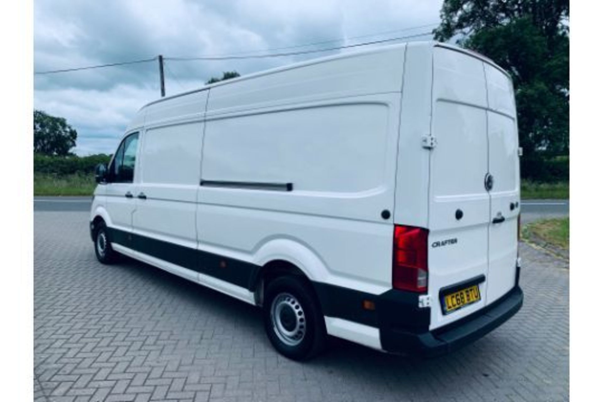 Reserve Met Volkswagen Crafter CR35 2.0 TDI Trendline 2019 Model LWB - ULEZ Compliant - Euro 6 - Image 5 of 27