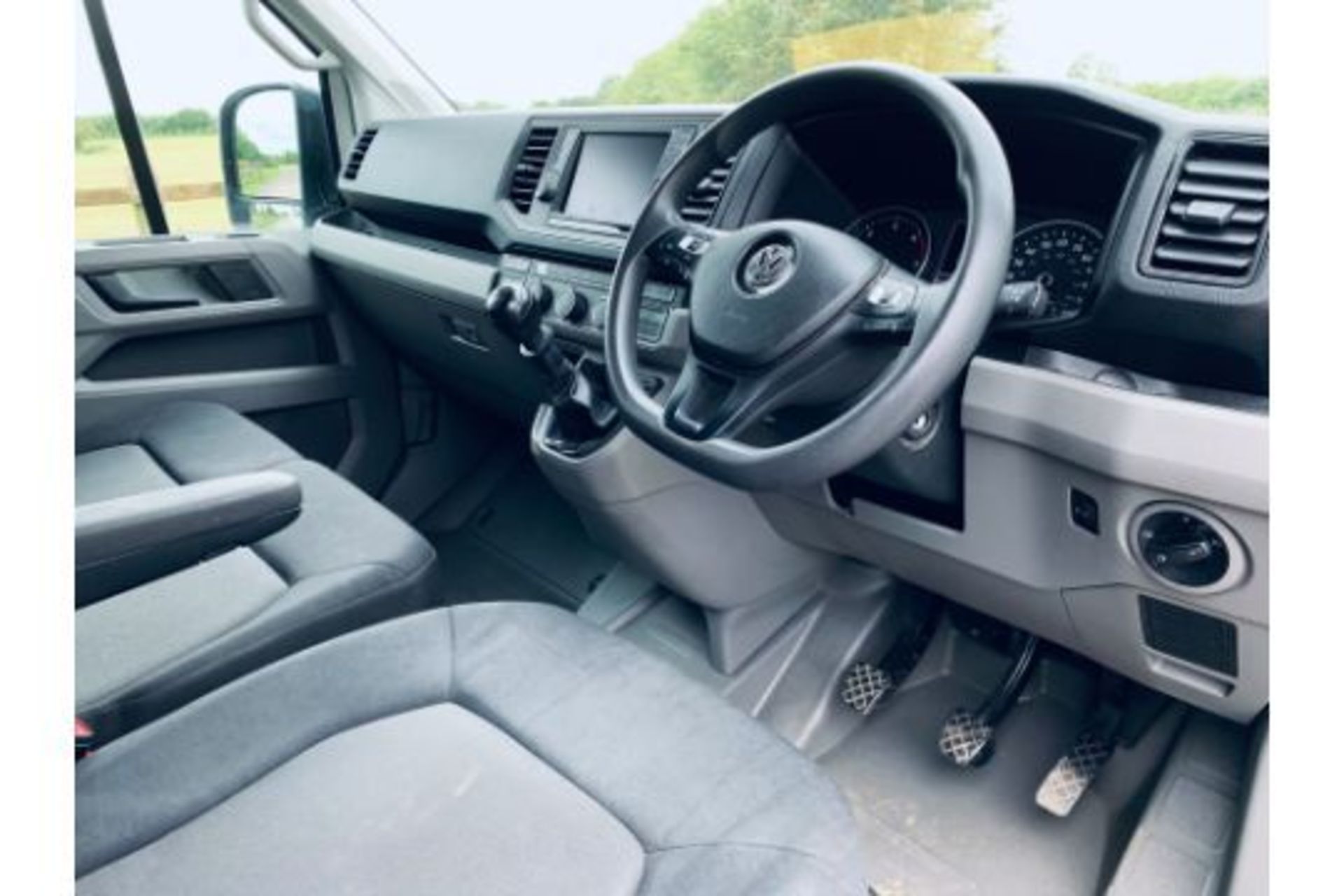 Reserve Met Volkswagen Crafter CR35 2.0 TDI Trendline 2019 Model LWB - ULEZ Compliant - Euro 6 - Image 13 of 27