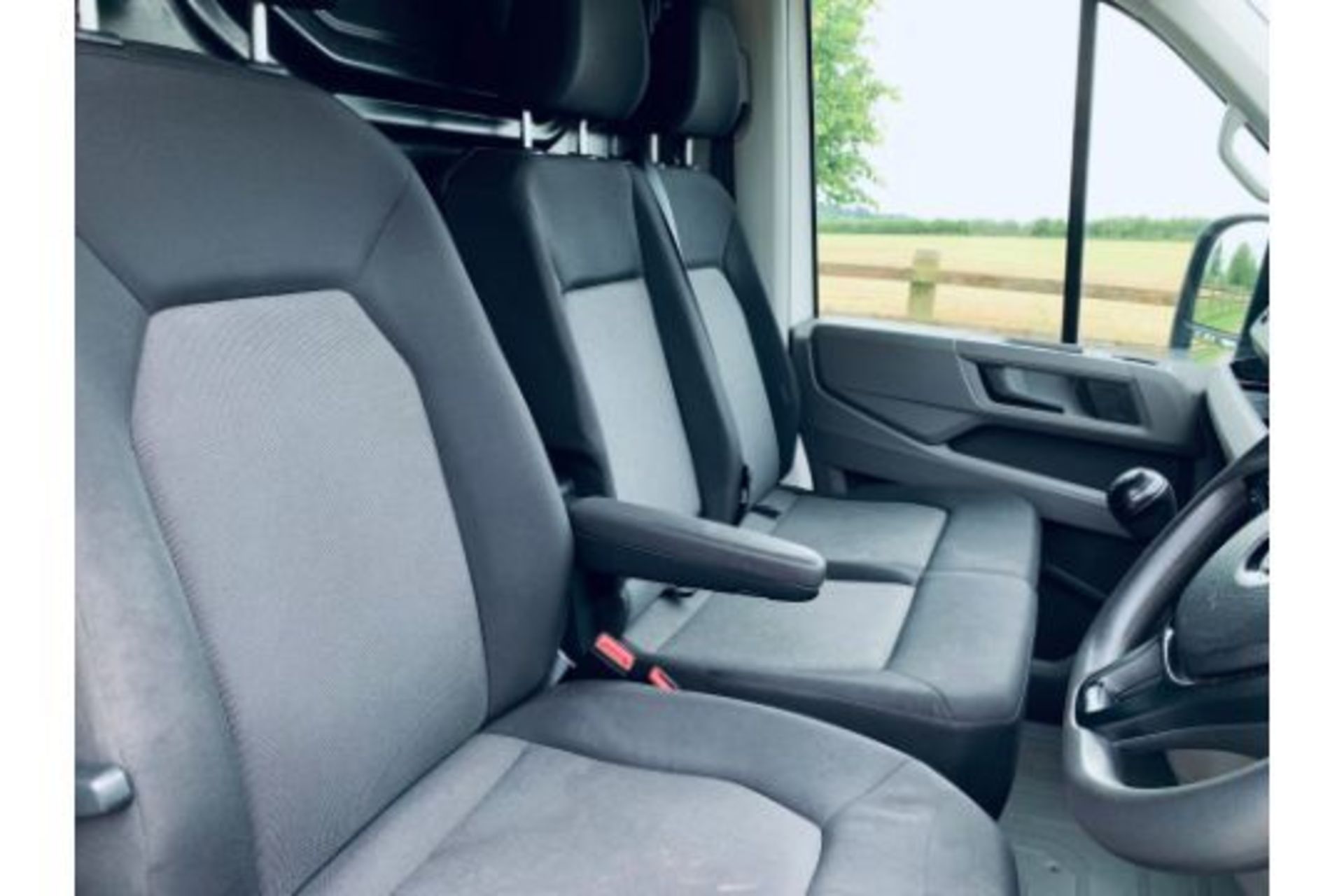 Reserve Met Volkswagen Crafter CR35 2.0 TDI Trendline 2019 Model LWB - ULEZ Compliant - Euro 6 - Image 11 of 27