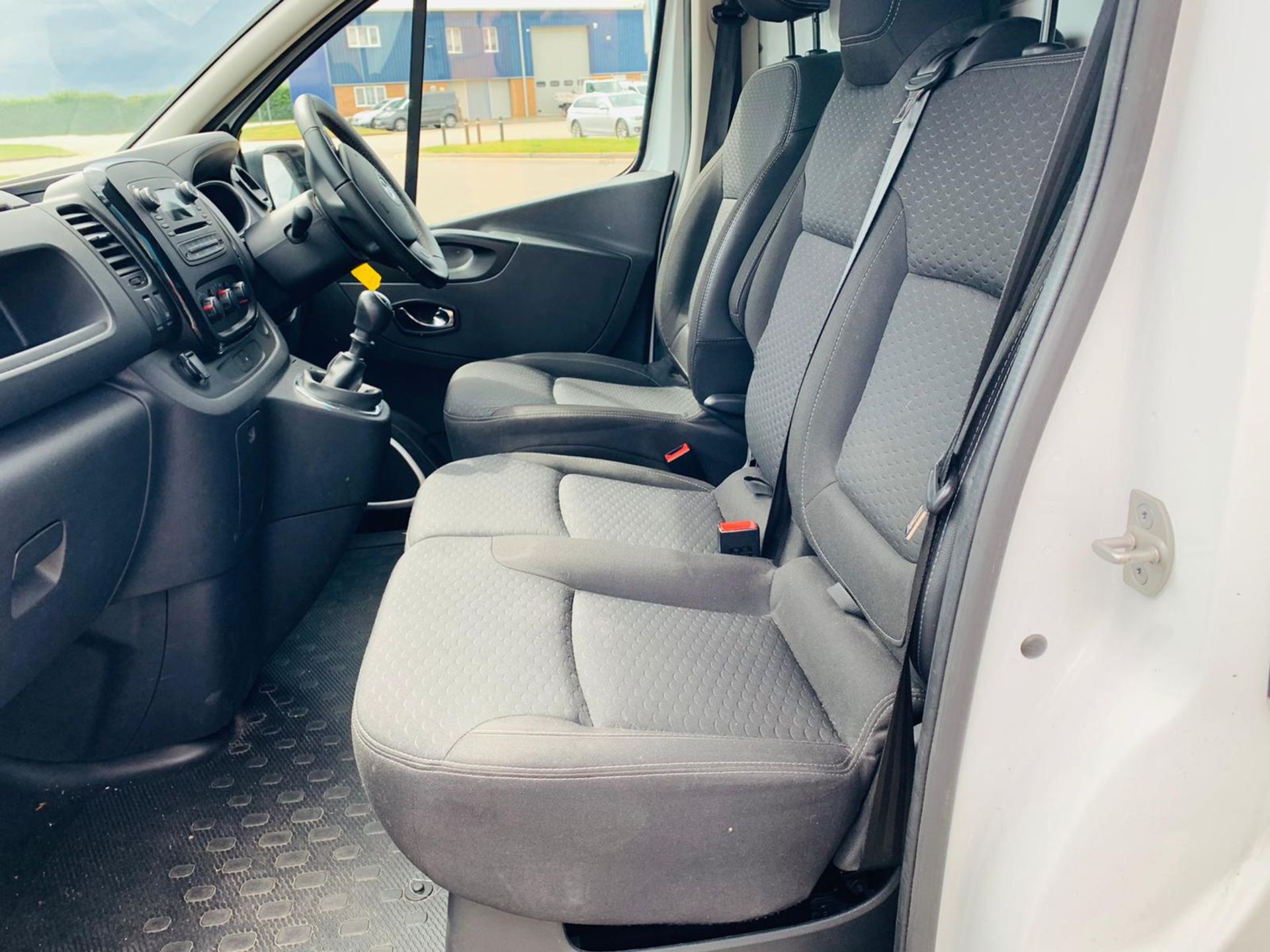 Vauxhall Vivaro 2900 1.6 CDTI Sportive - 2019 Model - 6 Speed - Air Con - Cruise - ONLY 25K Miles - Image 11 of 24