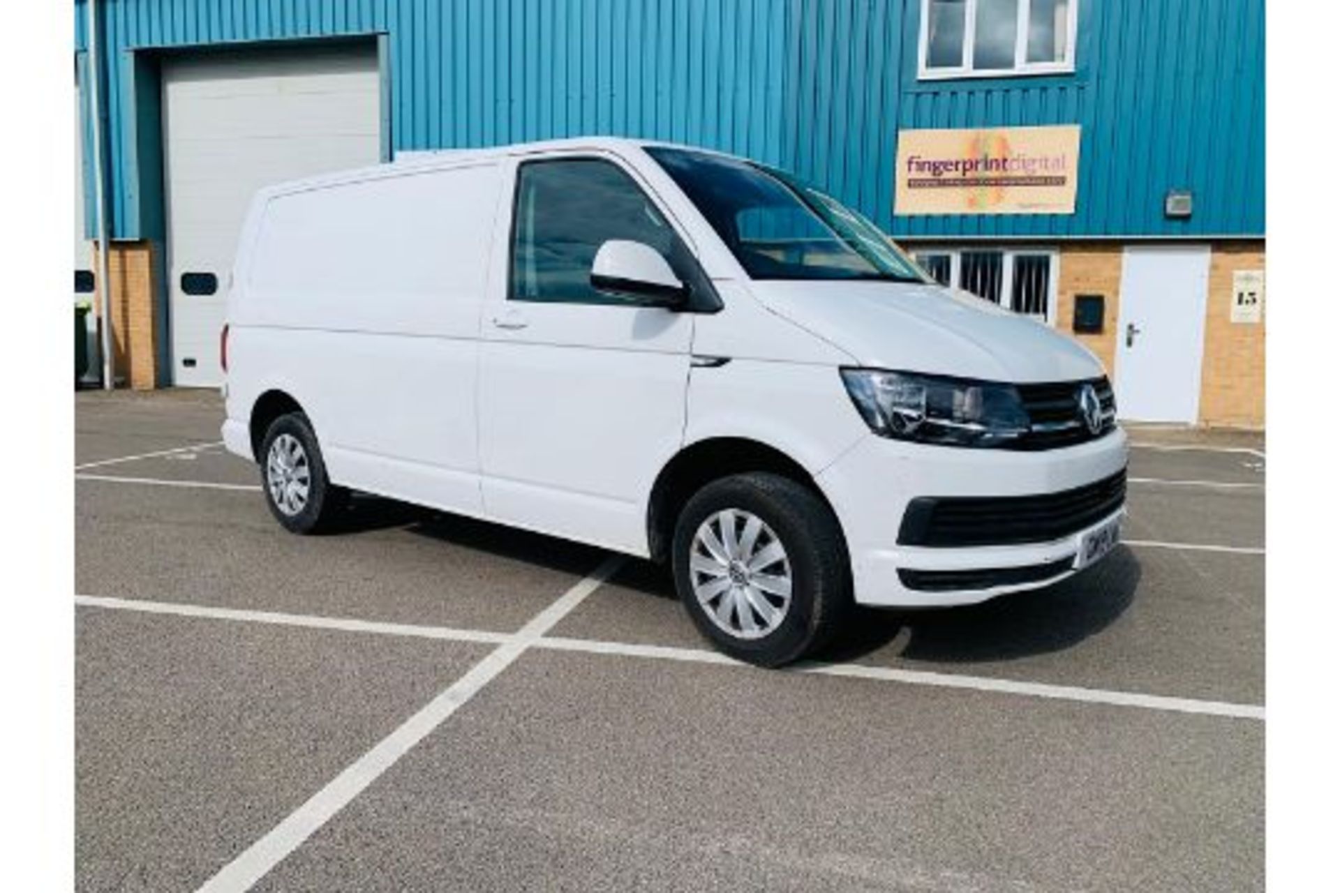 Volkswagen (VW) Transporter 2.0 150BHP BMT Trendline T28 - 2019 19 Reg 6 Speed - Euro 6 - Air Con - Bild 2 aus 18