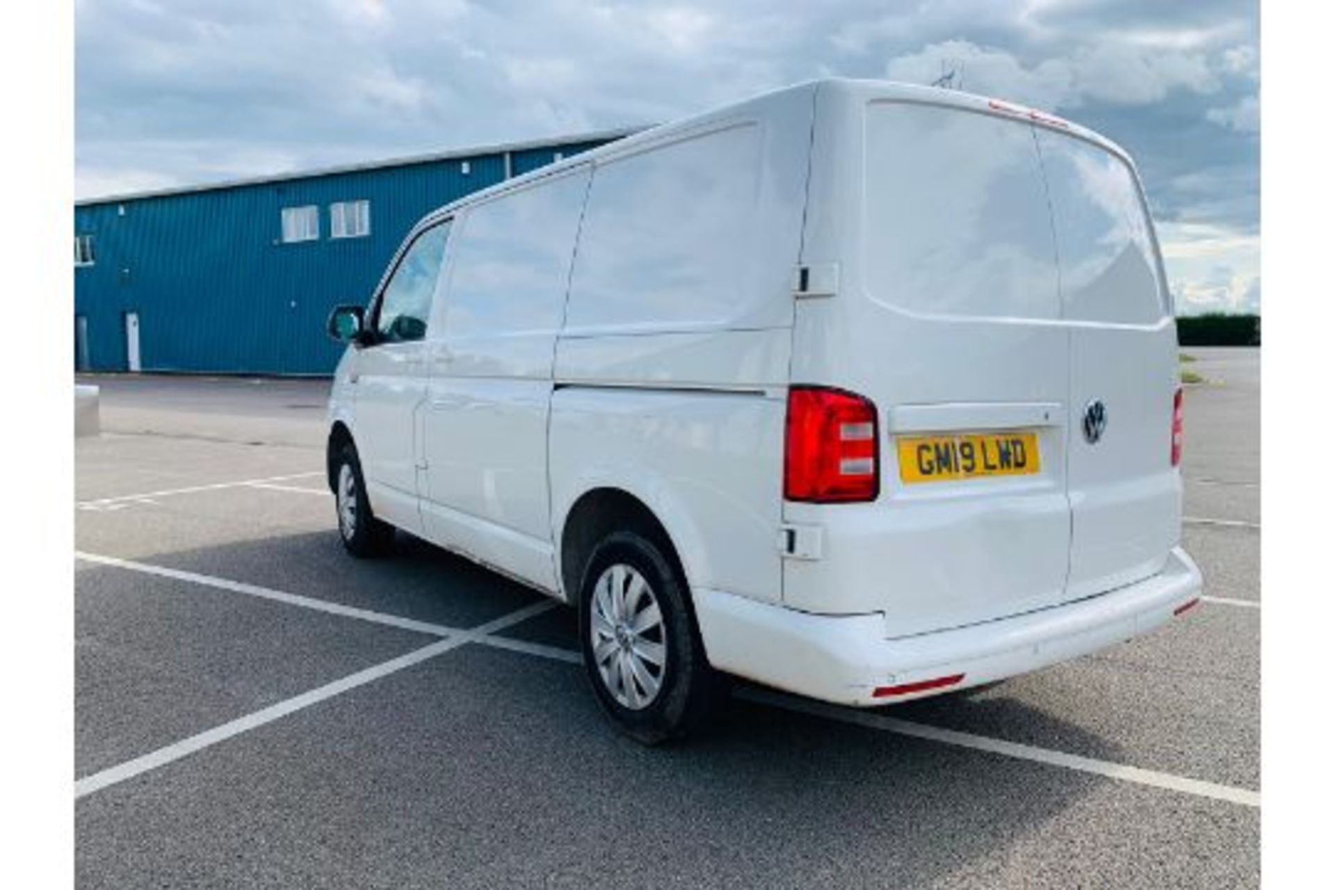 Volkswagen (VW) Transporter 2.0 150BHP BMT Trendline T28 - 2019 19 Reg 6 Speed - Euro 6 - Air Con - Bild 3 aus 18