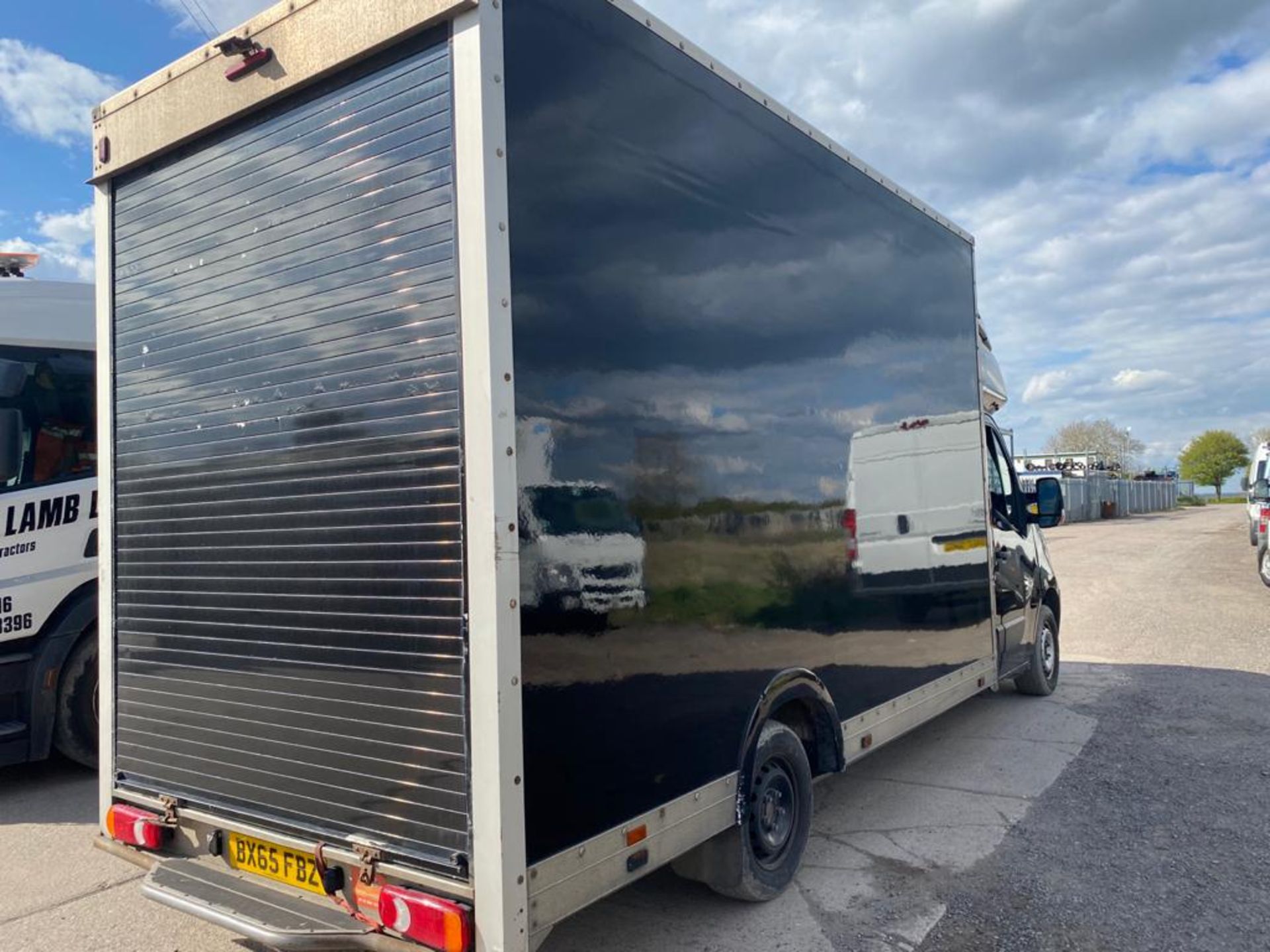 RESERVE MET - RENAULT MASTER "LWB" MAXI LOAD LUTON - 65 REG - BLACK - ELEC PACK - SLEEPER POD - LOOK - Image 4 of 13