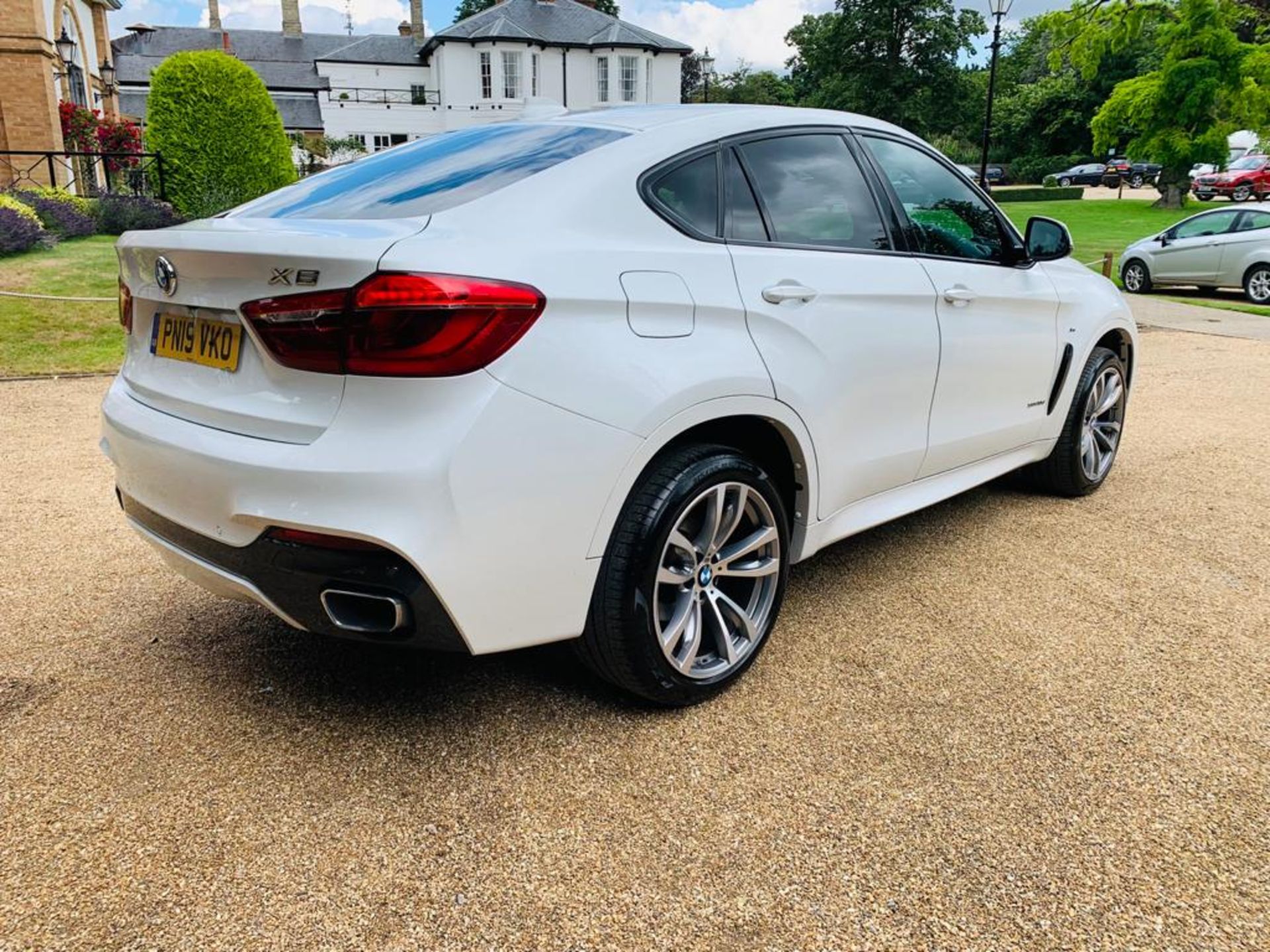 BMW X6 xDrive30d M Sport Step Auto - 2019 19 Reg - Reverse Cam -Sat Nav -Heads Up Display - BIG SPEC - Image 8 of 32