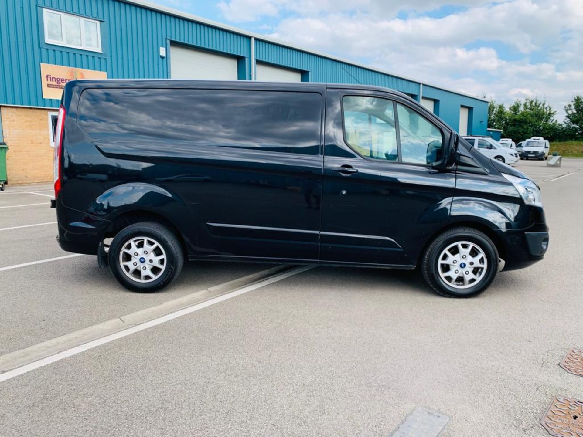 Ford Transit 2.2 TDCI Custom 270 Limited 2015 Model 6 Speed - Air Con - Park Assist - Image 6 of 26