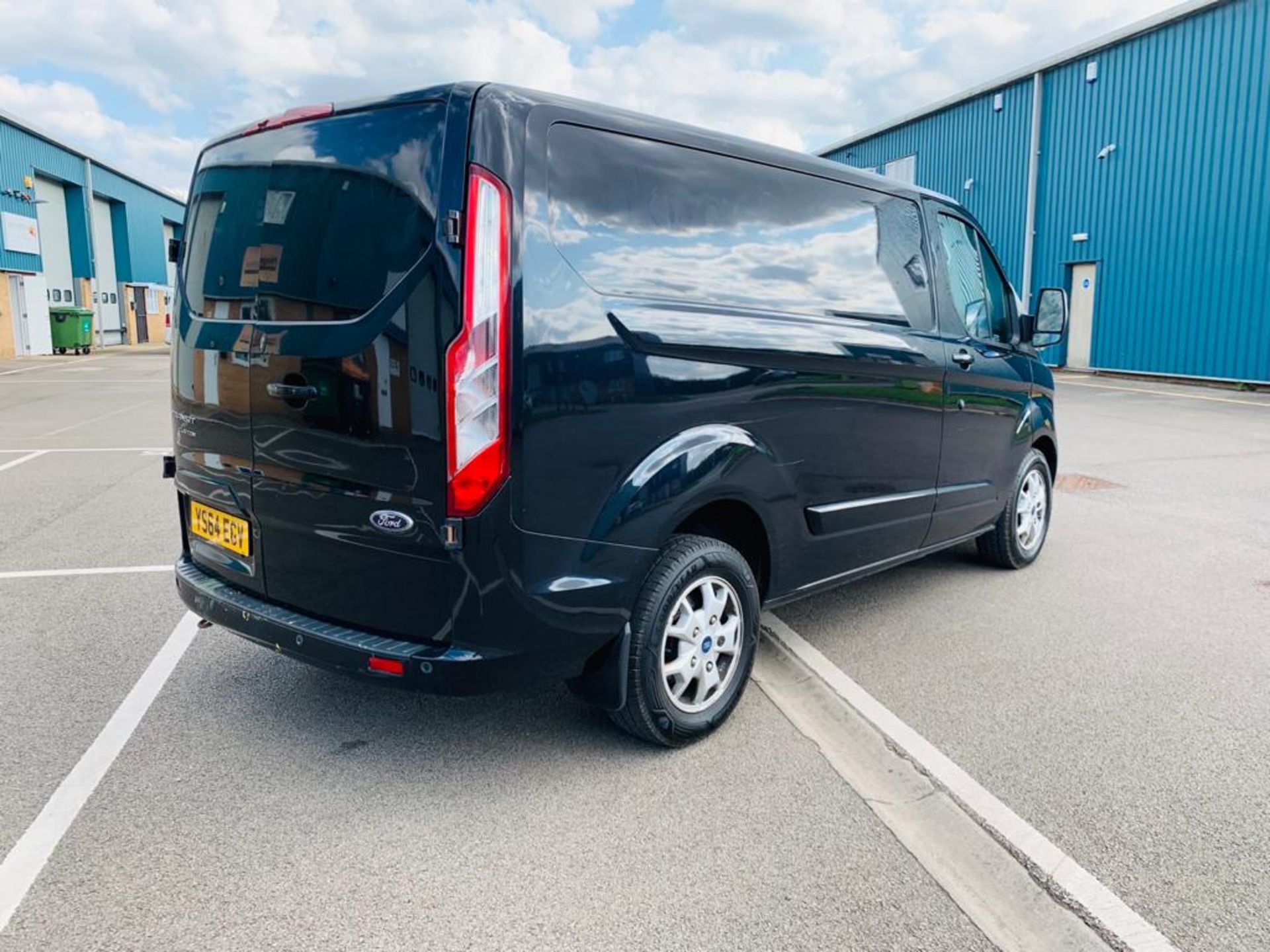 Ford Transit 2.2 TDCI Custom 270 Limited 2015 Model 6 Speed - Air Con - Park Assist - Image 7 of 26