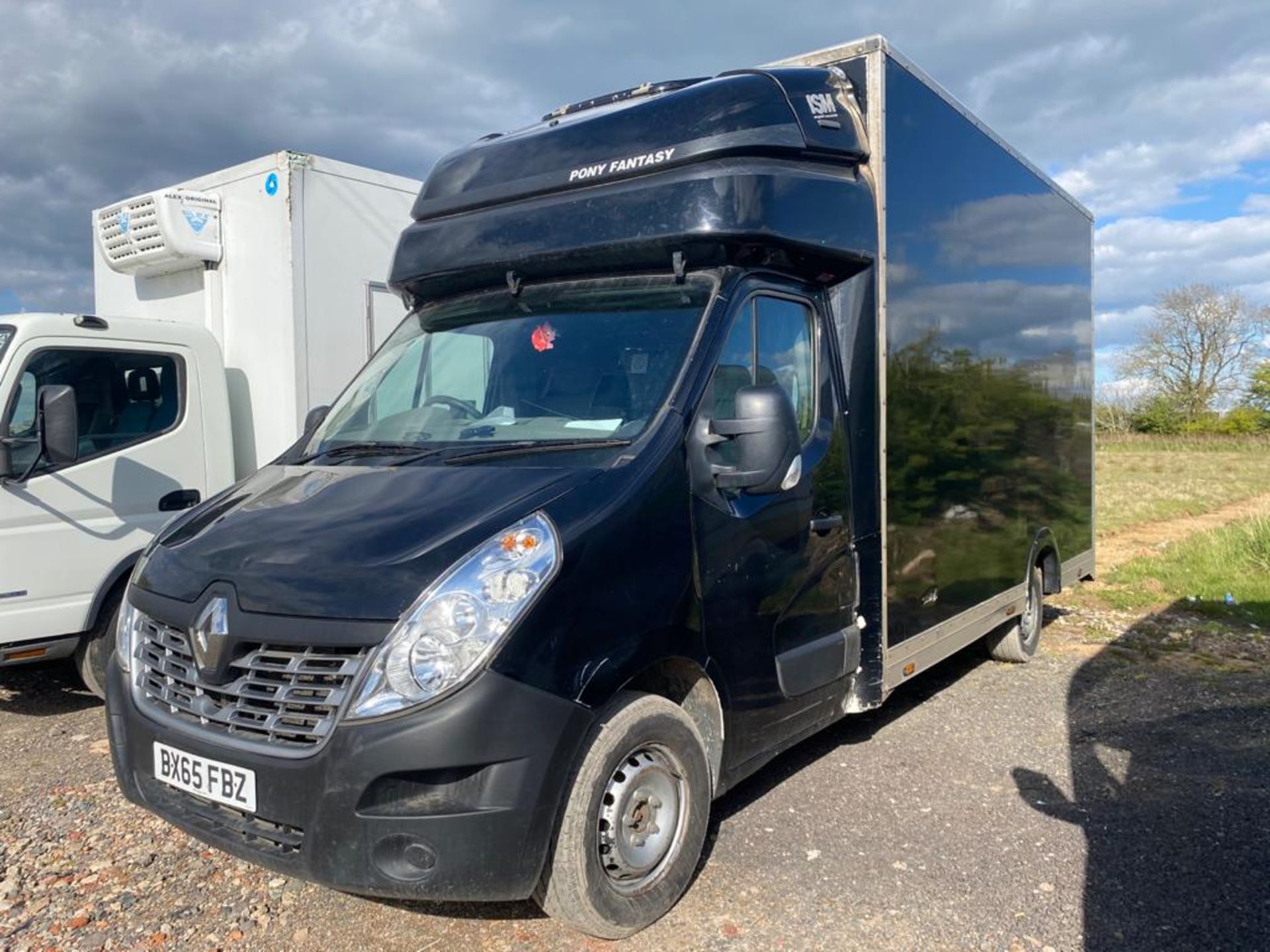 RESERVE MET - RENAULT MASTER "LWB" MAXI LOAD LUTON - 65 REG - BLACK - ELEC PACK - SLEEPER POD - LOOK - Image 3 of 13