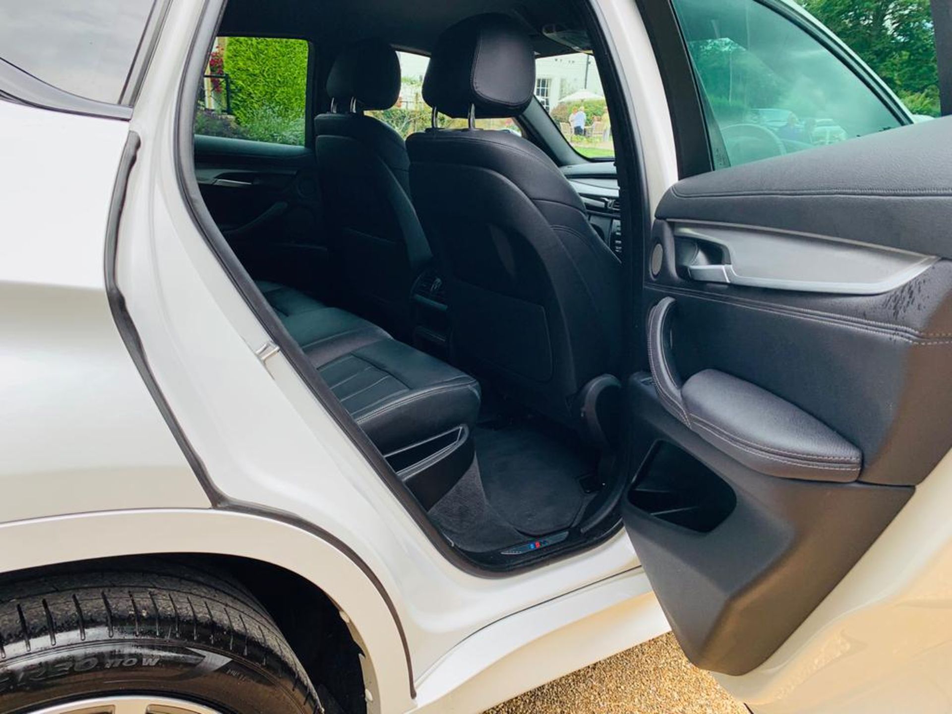 BMW X6 xDrive30d M Sport Step Auto - 2019 19 Reg - Reverse Cam -Sat Nav -Heads Up Display - BIG SPEC - Image 31 of 32